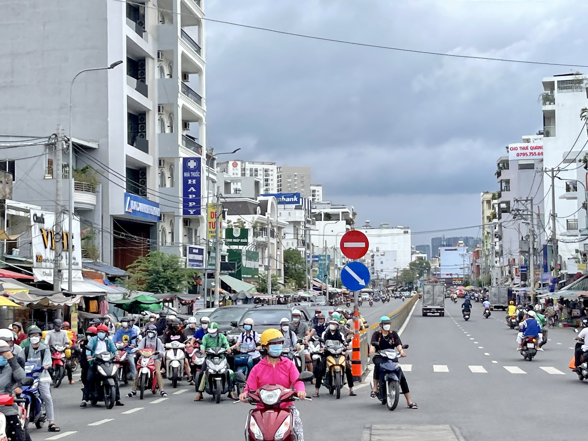 Chùm ảnh ngày đầu cấm xe khách giường nằm tại TP HCM - Ảnh 5.