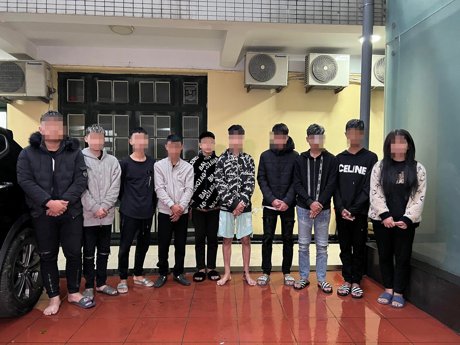 Thiếu niên 14 tuổi cầm đầu băng nhóm bẻ gương, phá kính lấy trộm tài sản trong ôtô