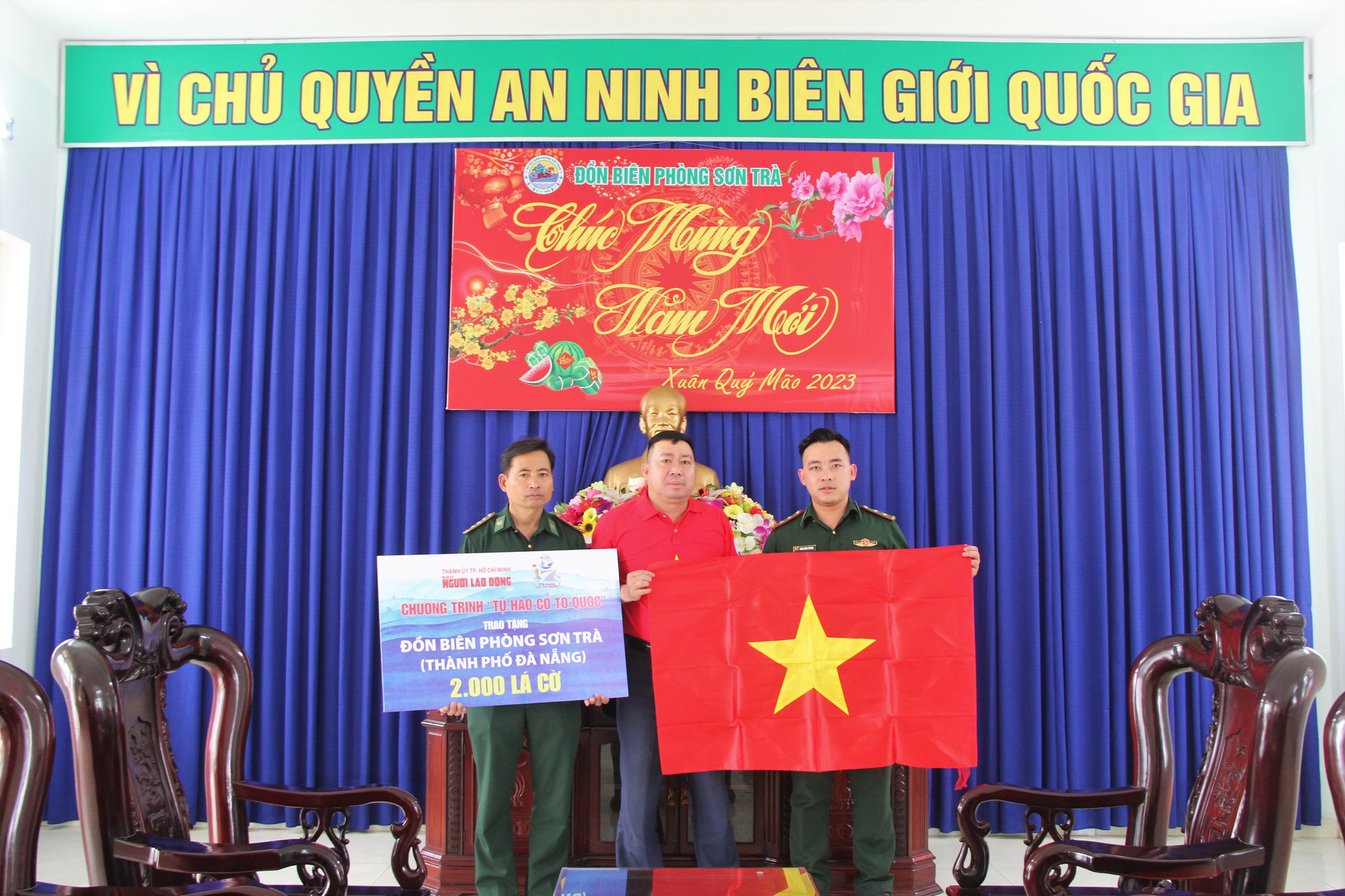 &ldquo;Tự h&agrave;o cờ Tổ quốc&rdquo; động vi&ecirc;n tinh thần ngư d&acirc;n, chiến sĩ bi&ecirc;n ph&ograve;ng tại Đ&agrave; Nẵng - Ảnh 2.