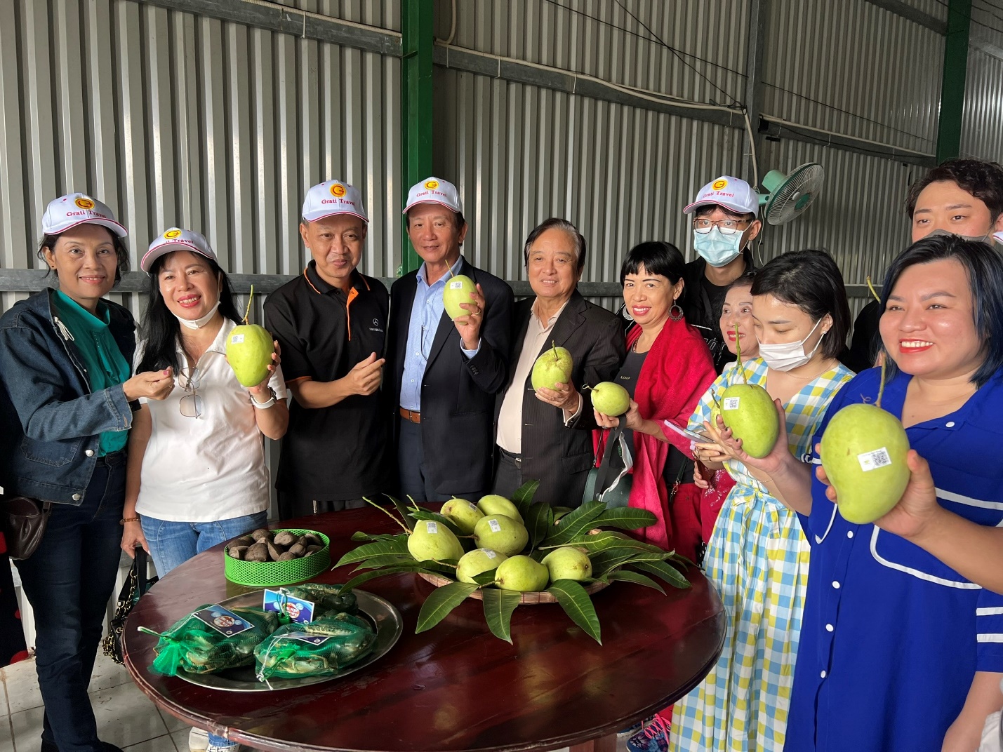 Kết nối thương mại, đẩy mạnh mô hình “nông dân làm du lịch” tại Bến Tre
