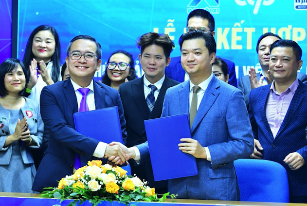Bí thư TƯ Đoàn Nguyễn Minh Triết ký hợp tác về việc tổ chức Giải thể thao sinh viên