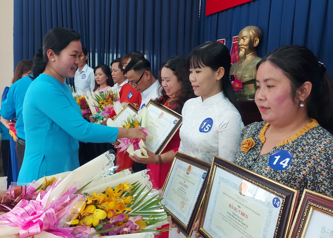 Bảo vệ quyền lợi ch&iacute;nh đ&aacute;ng, hợp ph&aacute;p của người lao động - Ảnh 1.