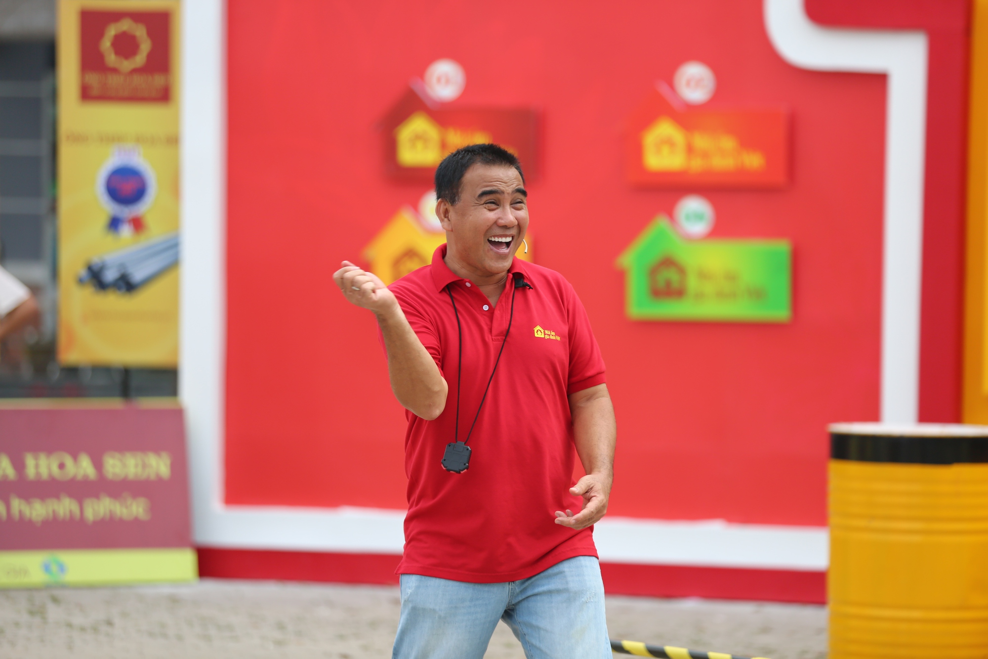 MC Quyền Linh nhận giải