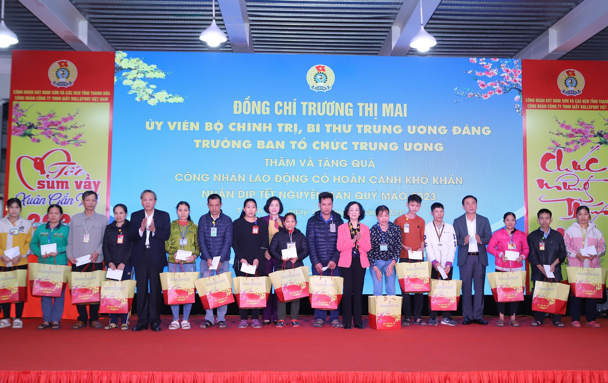 Trưởng Ban Tổ chức Trung ương Trương Thị Mai thăm, tặng qu&agrave; Tết tại Thanh H&oacute;a - Ảnh 1.
