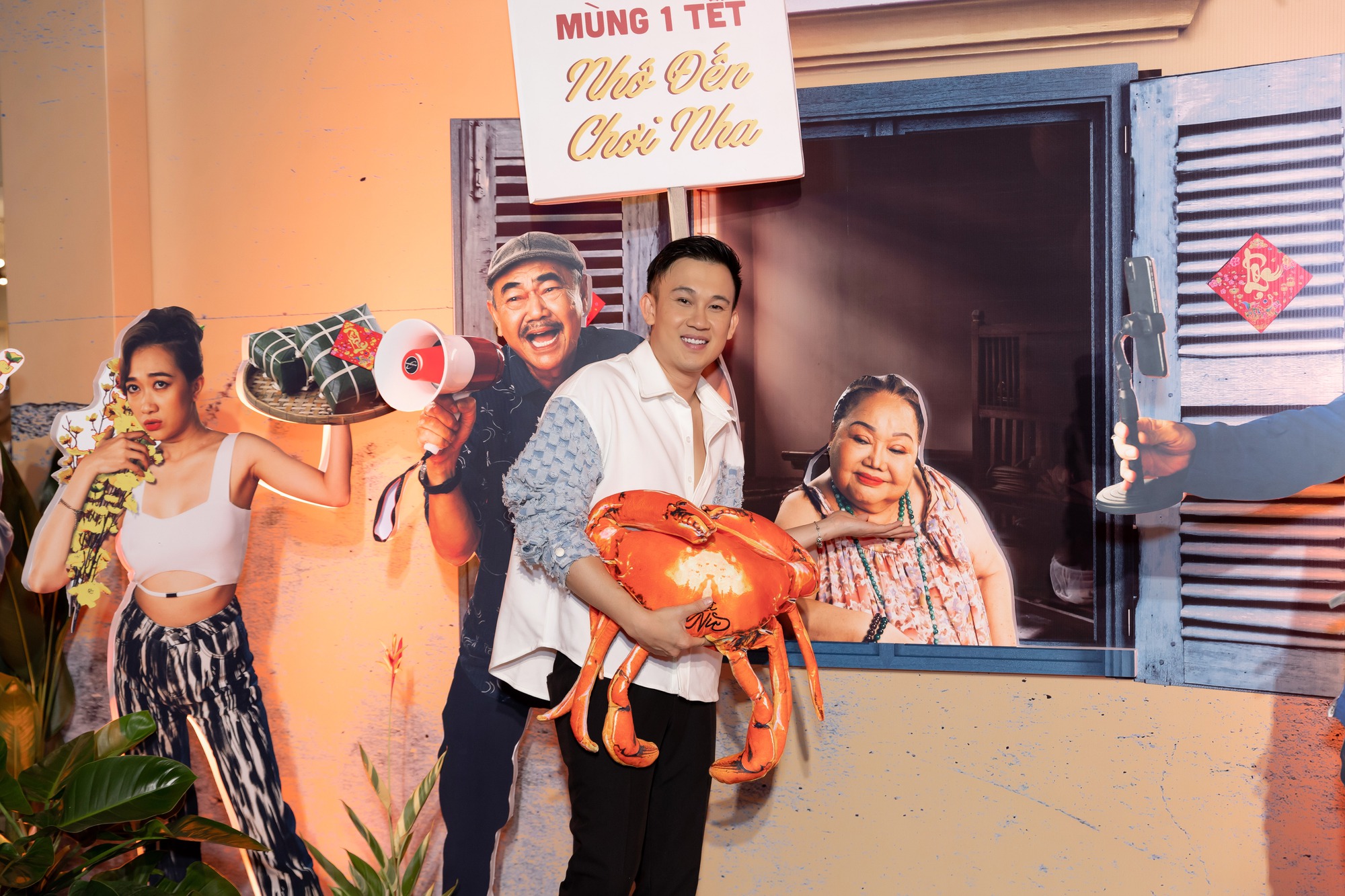 Nghệ sĩ Việt tụ hội ch&uacute;c mừng Trấn Th&agrave;nh ra mắt &ldquo;Nh&agrave; b&agrave; Nữ&rdquo; - Ảnh 14.