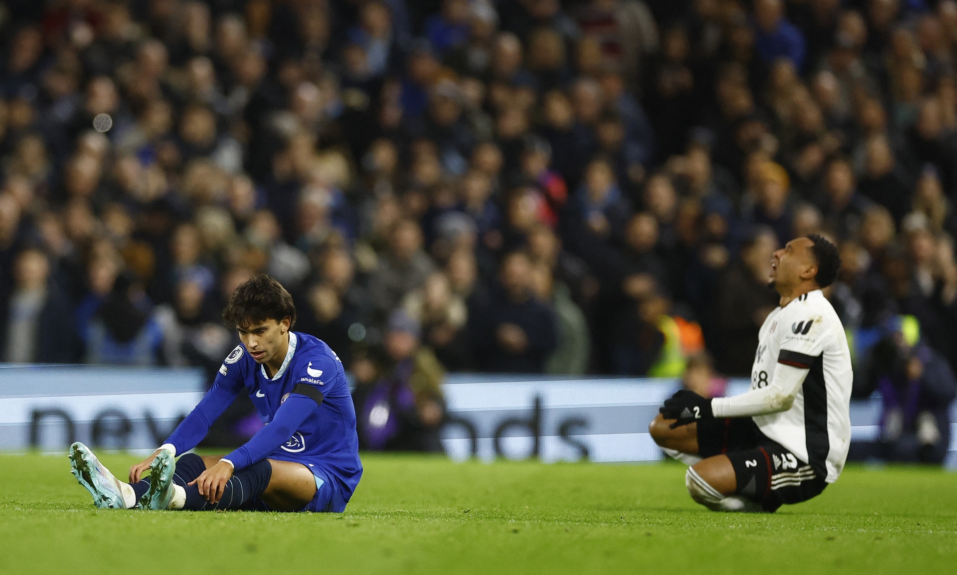 T&acirc;n binh Joao Felix nhận thẻ đỏ ng&agrave;y ra mắt, Chelsea thua thảm Fulham - Ảnh 3.
