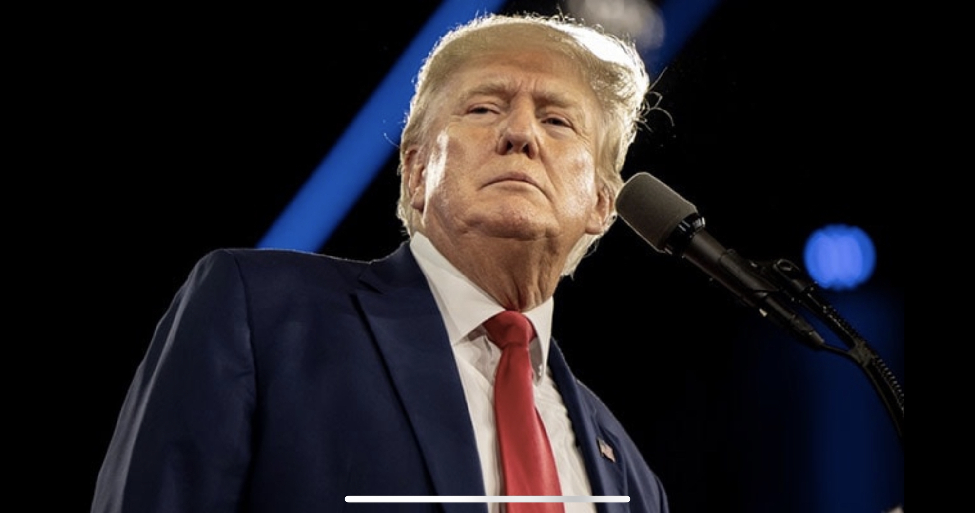 Ông Donald Trump nhận tiếp tin không vui
