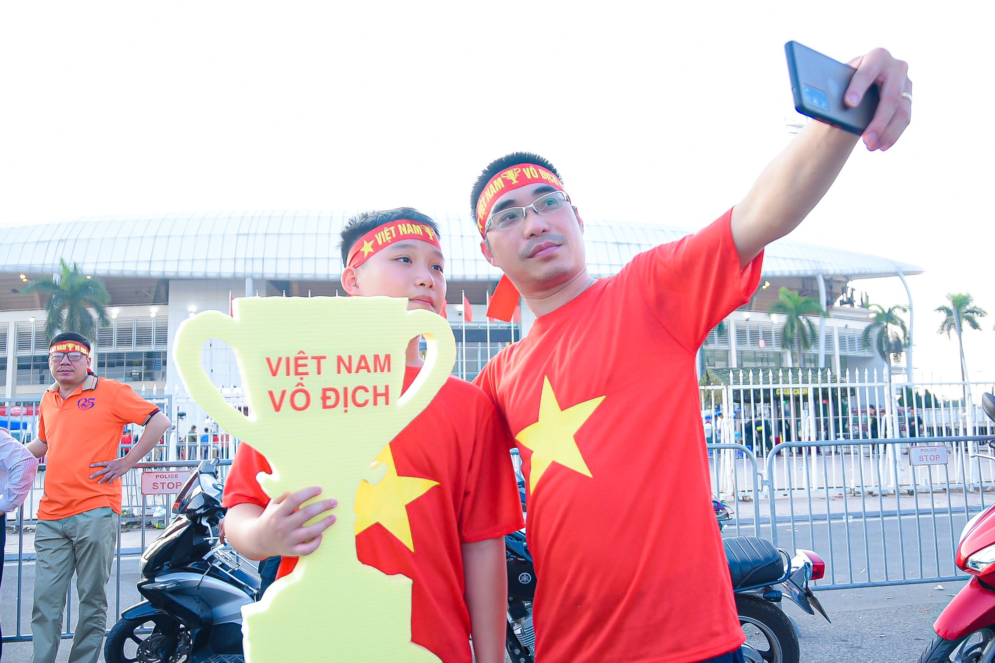 Mỹ Đình rực lửa tiếp sức tuyển Việt Nam đại chiến tuyển Thái Lan - Ảnh 11.