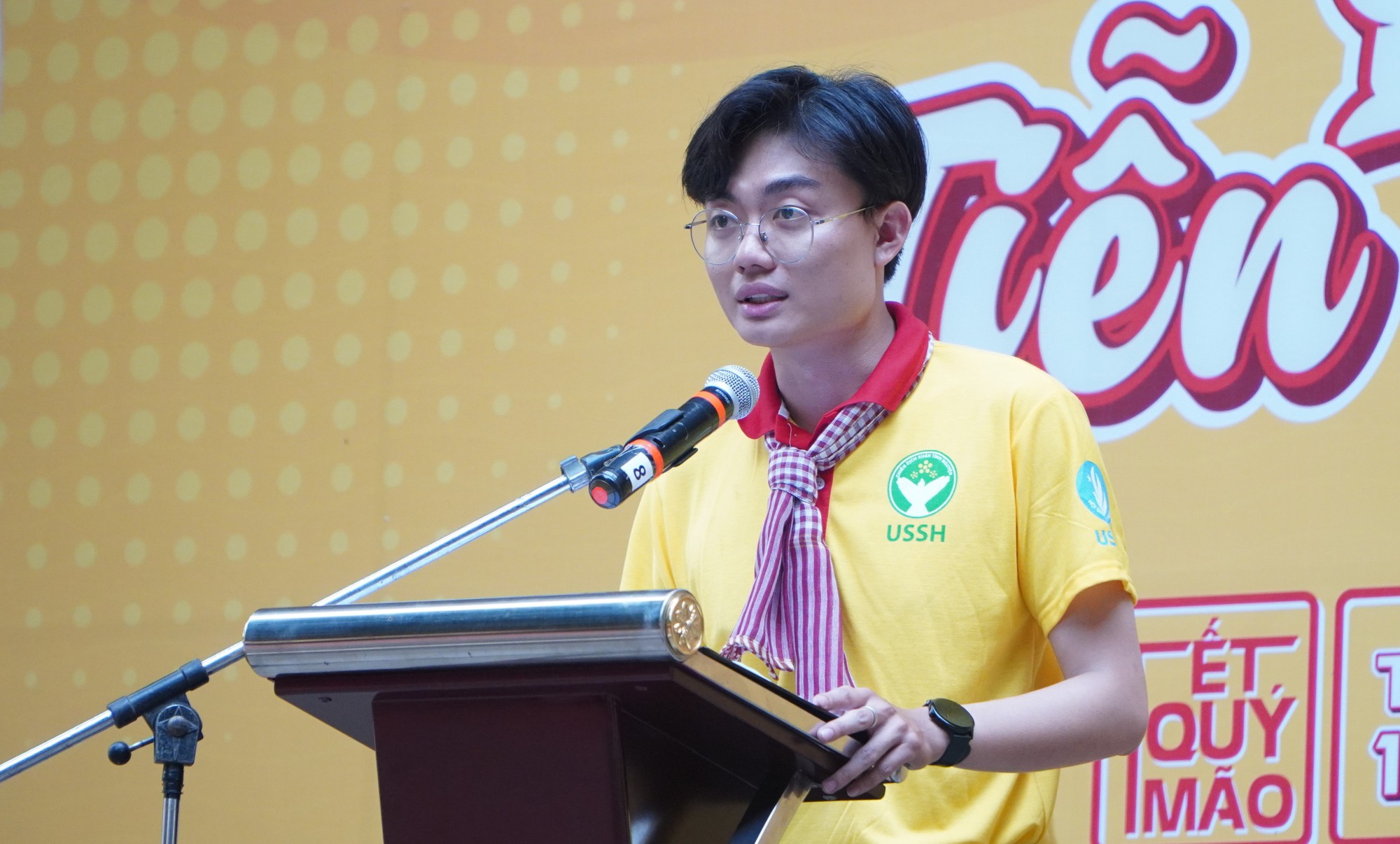 Sinh viên mang mùa xuân và cờ Tổ quốc đến những miền quê - Ảnh 2.