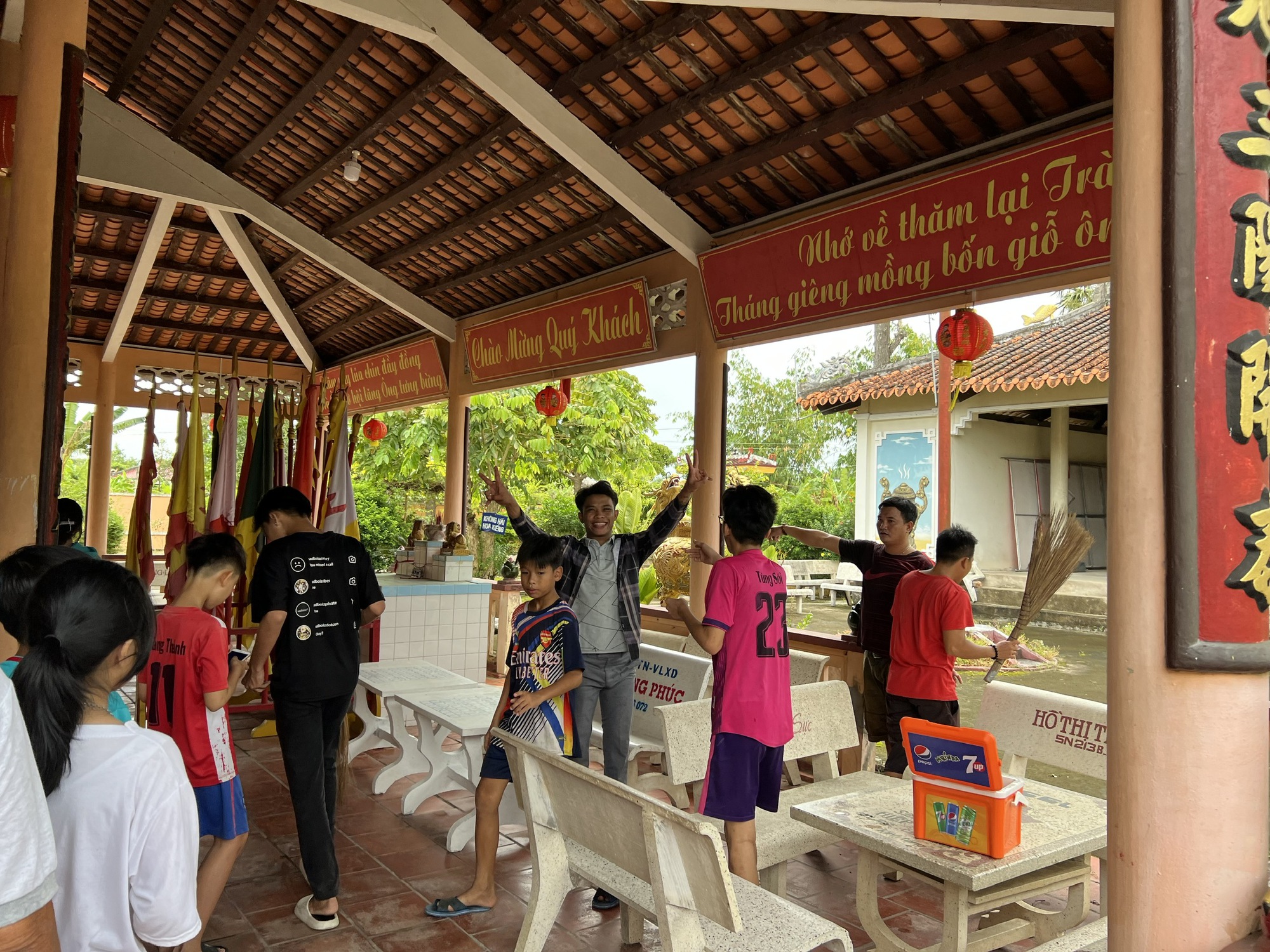 Ng&agrave;y xu&acirc;n, viếng Lăng &ocirc;ng Tiền qu&acirc;n Thống chế Điều b&aacute;t - Ảnh 3.