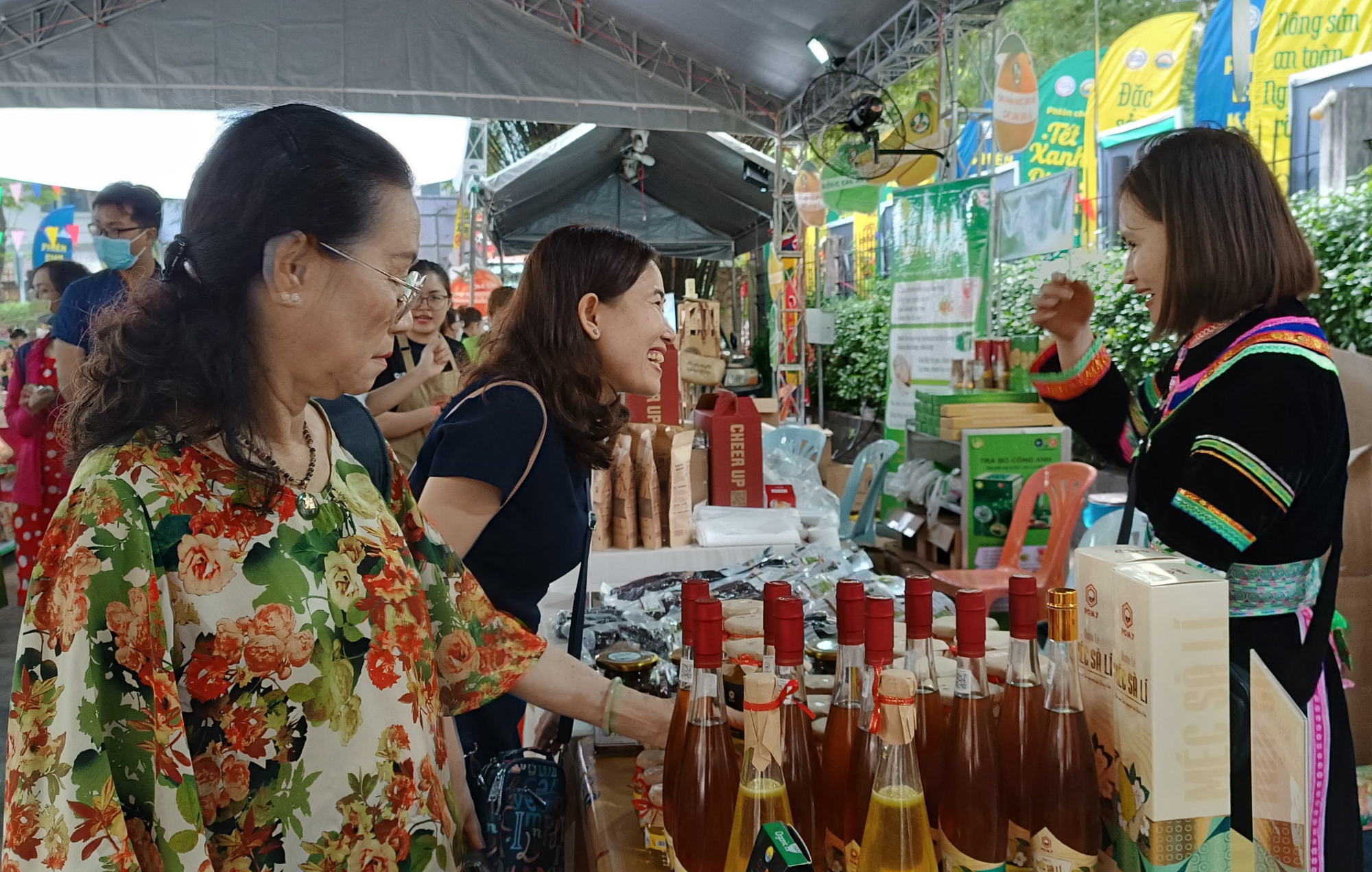 Thong thả mua sắm Tết