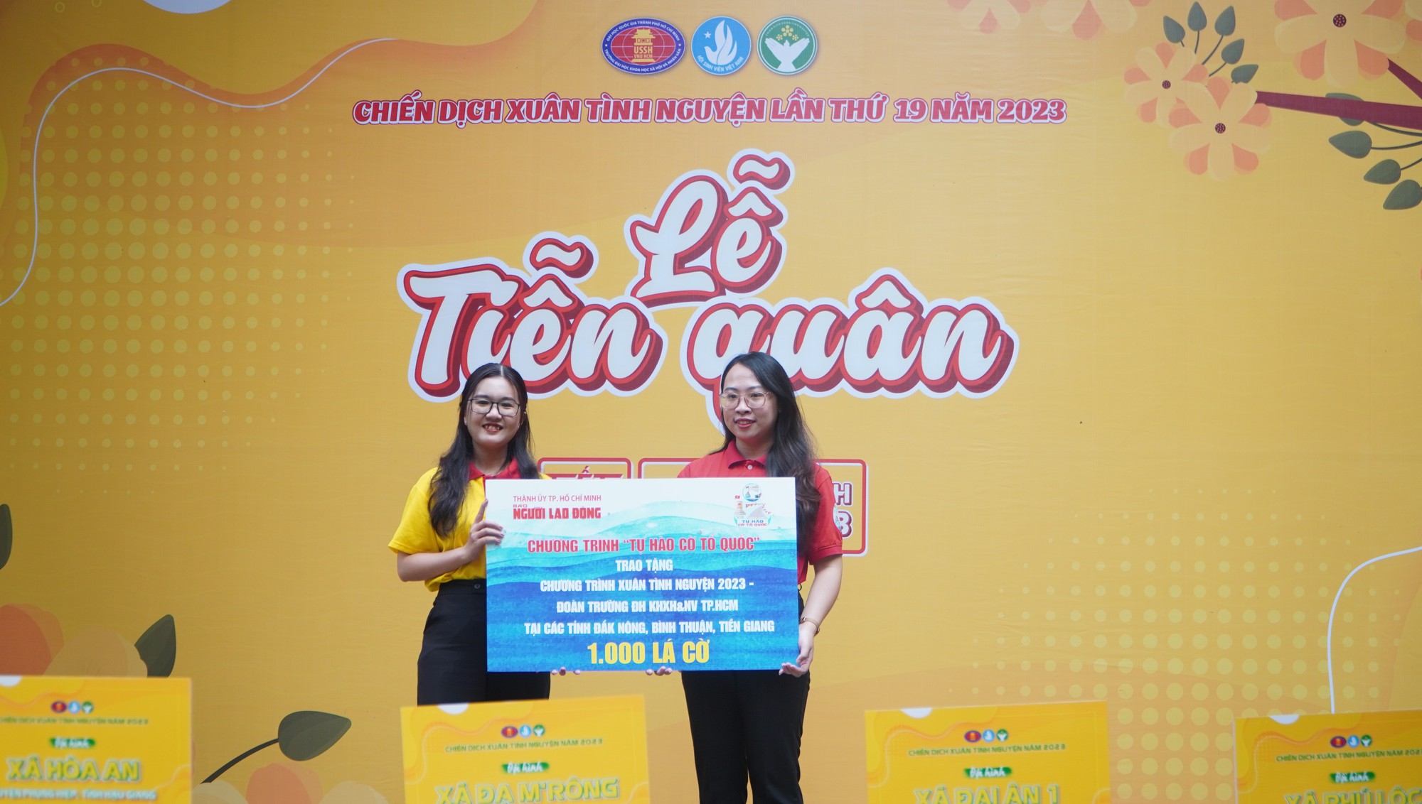 Sinh viên mang mùa xuân và cờ Tổ quốc đến những miền quê