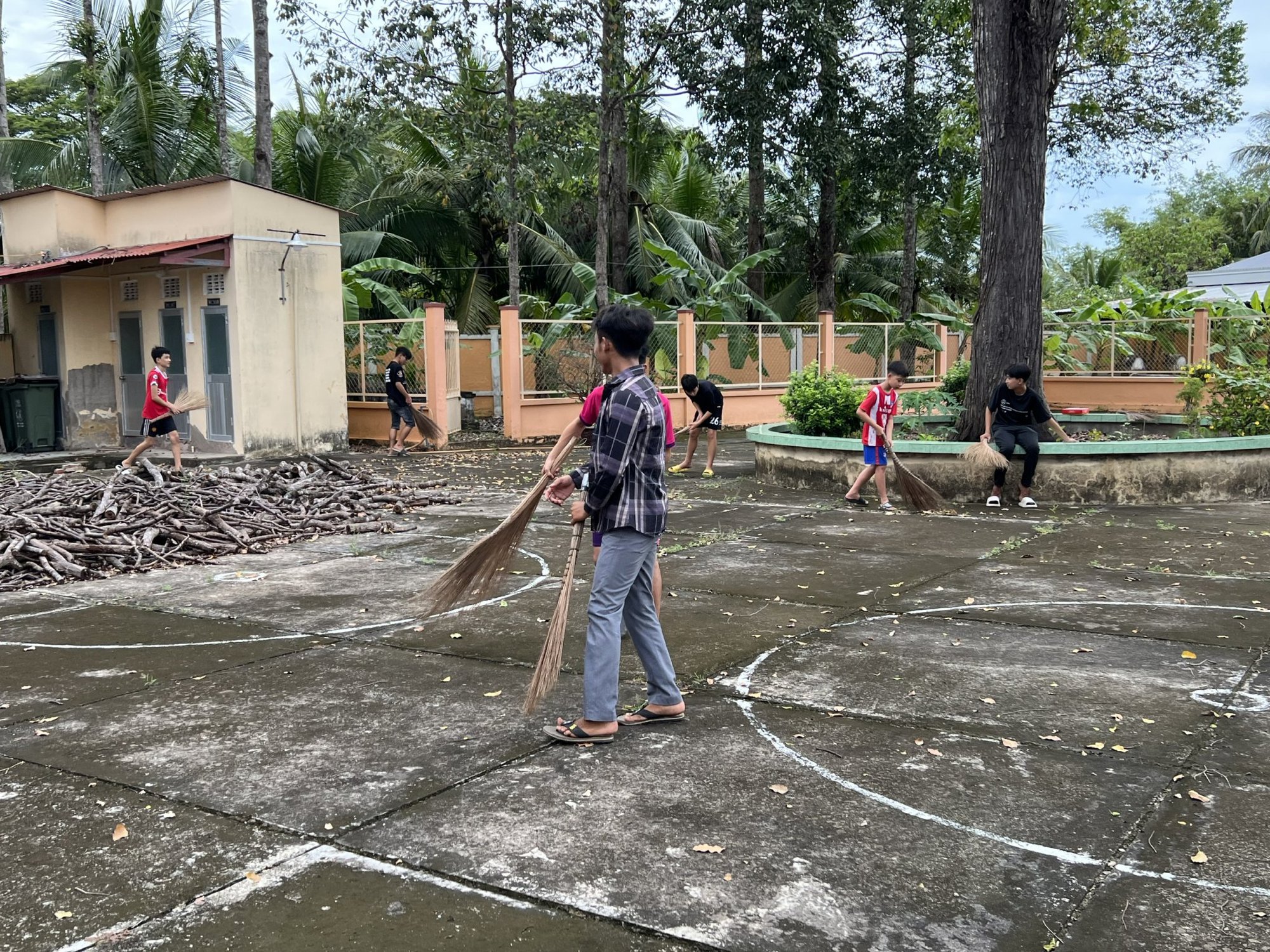 Ng&agrave;y xu&acirc;n, viếng Lăng &ocirc;ng Tiền qu&acirc;n Thống chế Điều b&aacute;t - Ảnh 13.