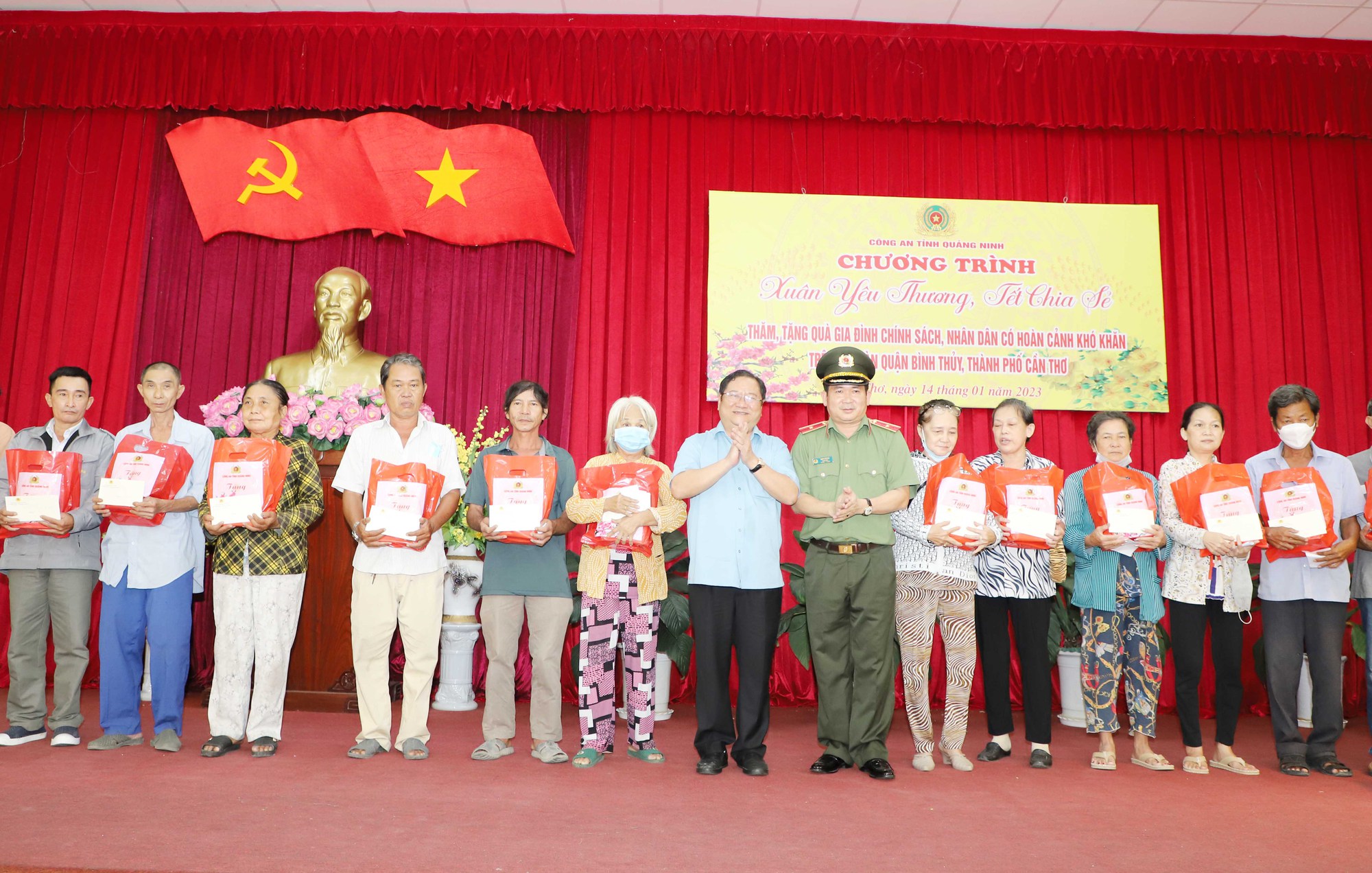 Chia sẻ x&uacute;c động của Thiếu tướng Đinh Văn Nơi tại Cần Thơ - Ảnh 3.