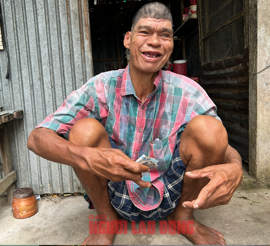 CLIP: Người khổng lồ cao hơn 2,1m ở Cần Thơ b&acirc;y giờ ra sao? - Ảnh 9.