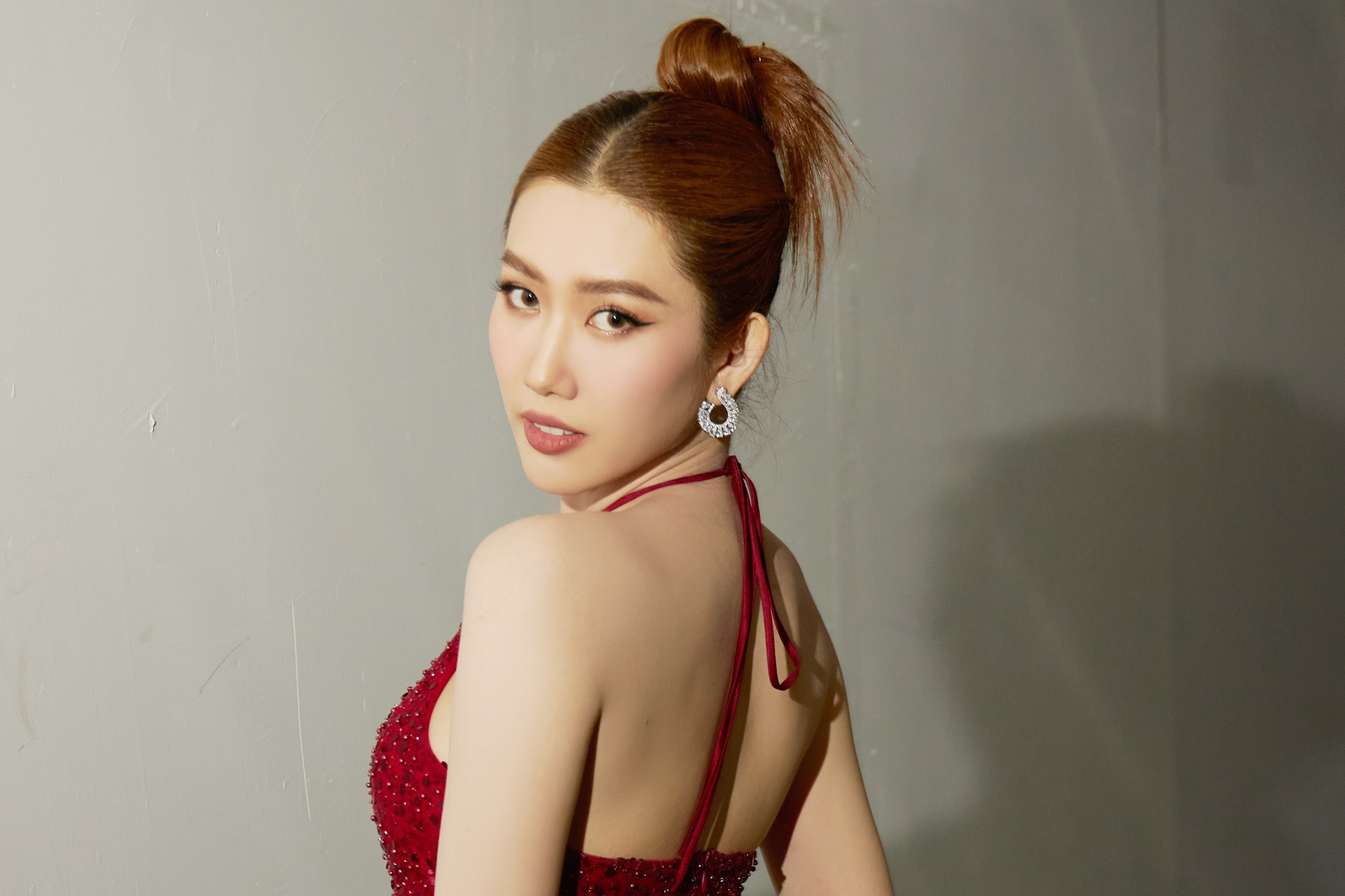 Hình ảnh loạt mỹ nhân làng giải trí liên tục... khoe sắc!