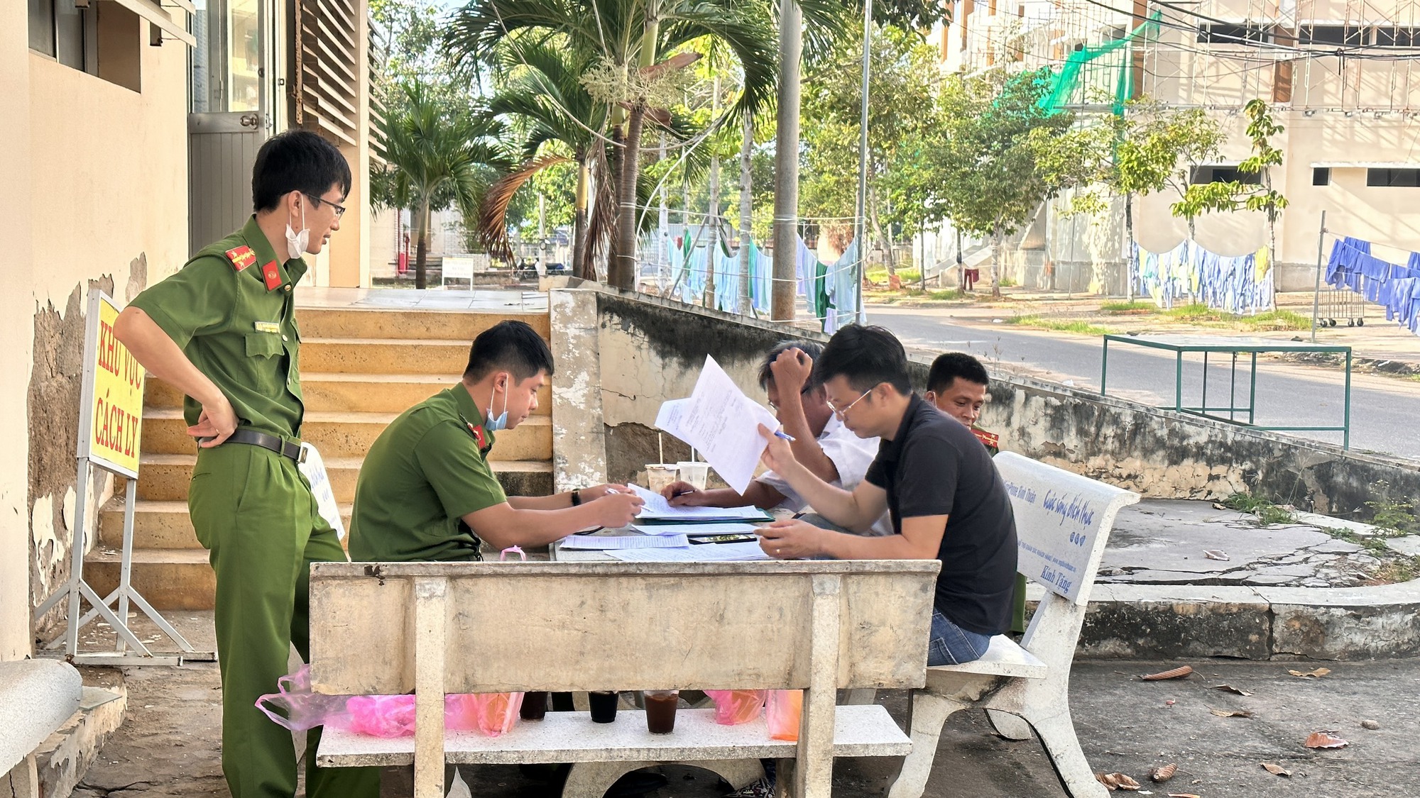 Đang tắm tại nhà, người đàn ông bị đâm nhiều nhát tử vong