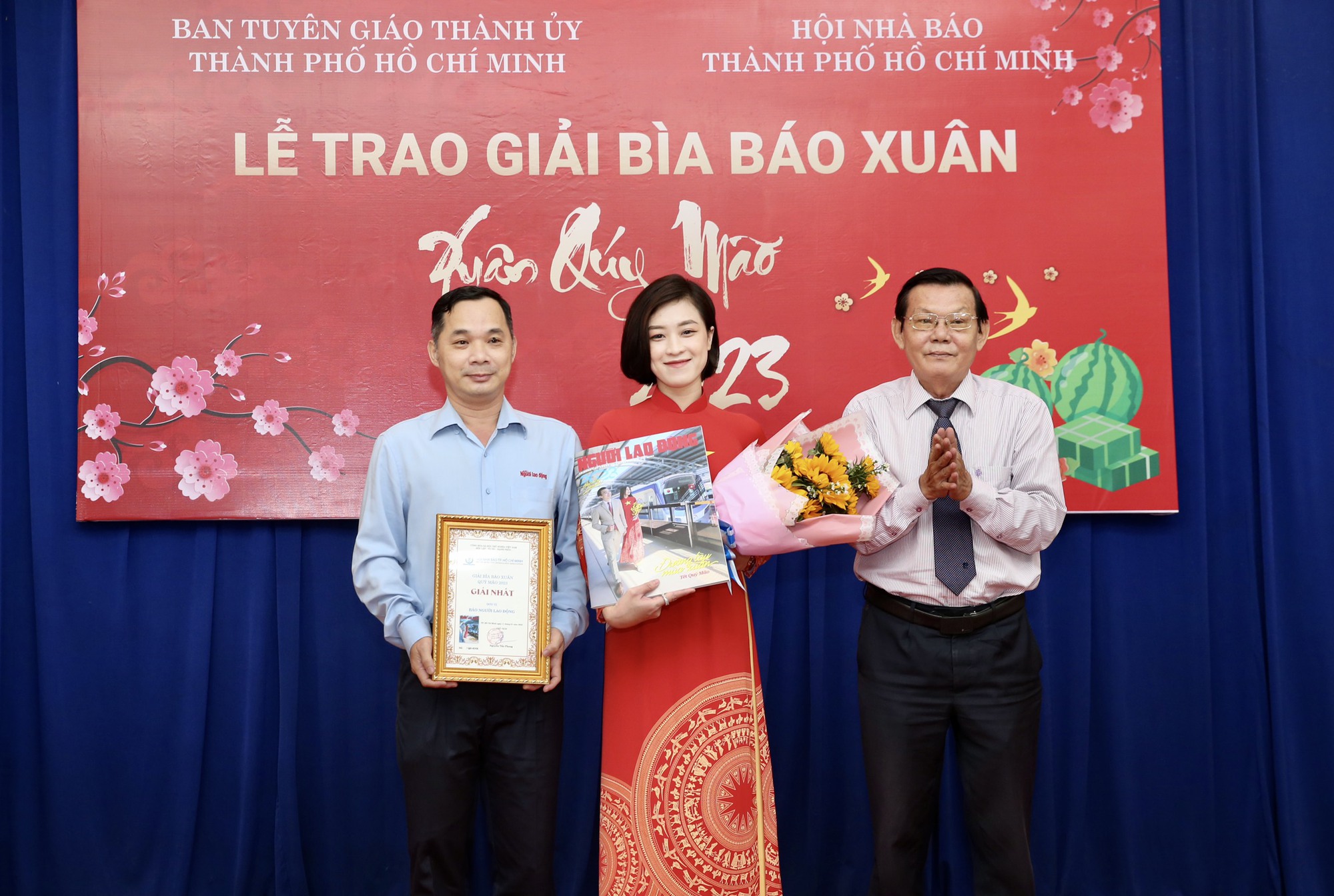 Trao giải bìa báo xuân Quý Mão 2023 và khai trương sạp báo xuân tại Đường sách TP HCM