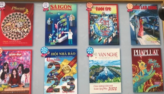 Trao giải b&igrave;a b&aacute;o xu&acirc;n Qu&yacute; M&atilde;o 2023 v&agrave; khai trương sạp b&aacute;o xu&acirc;n tại Đường s&aacute;ch TP HCM - Ảnh 5.