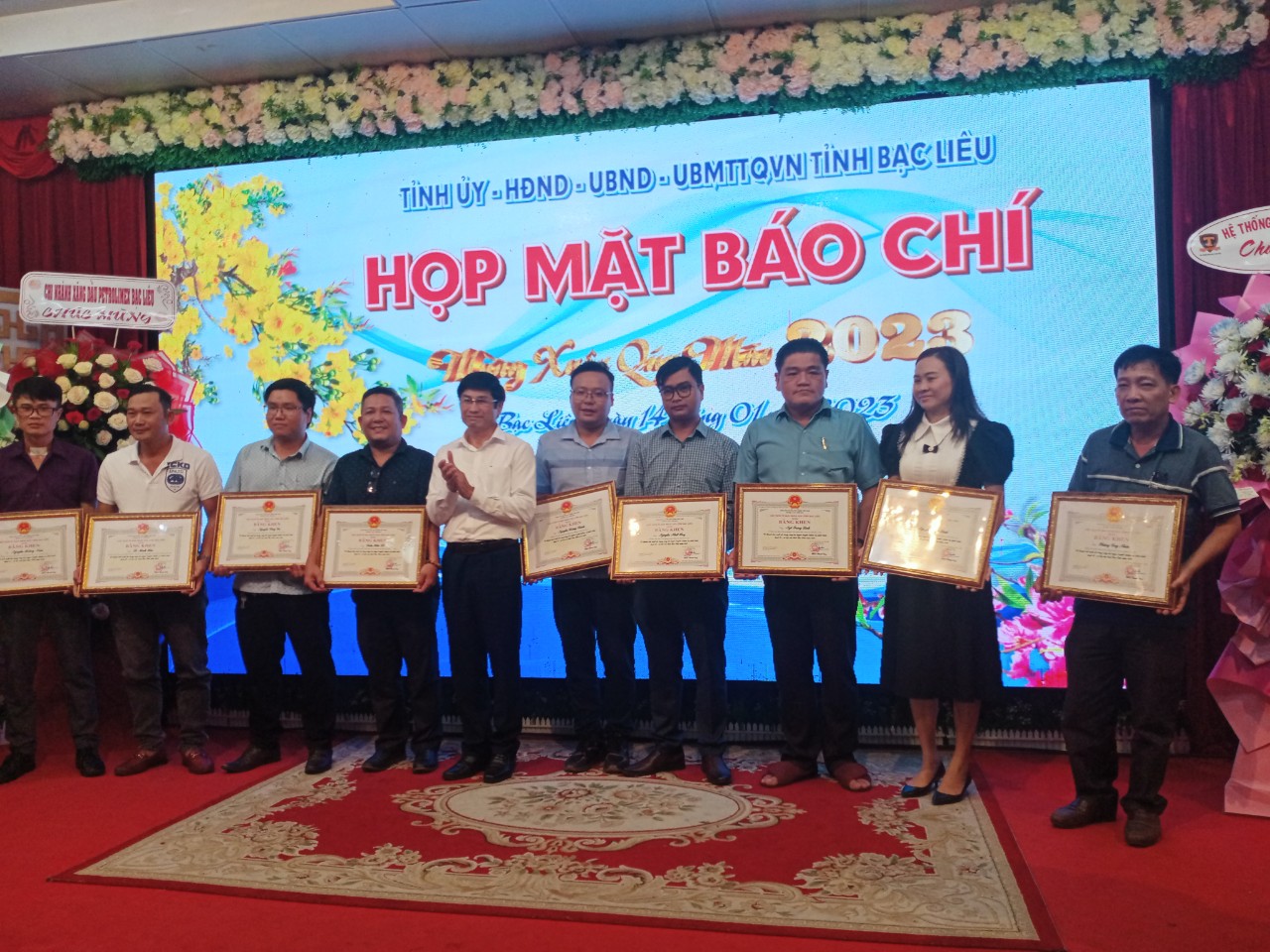 Tỉnh Bạc Liêu tặng bằng khen cho 3 cá nhân của Báo Người Lao Động