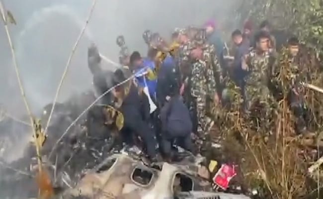 M&aacute;y bay chở kh&aacute;ch rơi ở Nepal, 72 người kh&ocirc;ng ai sống s&oacute;t - Ảnh 1.