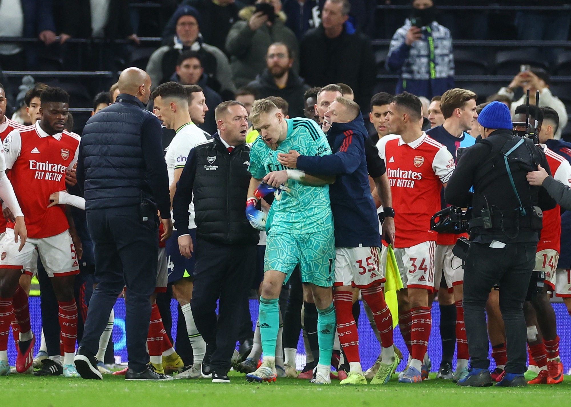 2 b&agrave;n định đoạt đại chiến, Arsenal bay cao tr&ecirc;n đỉnh Ngoại hạng Anh - Ảnh 10.