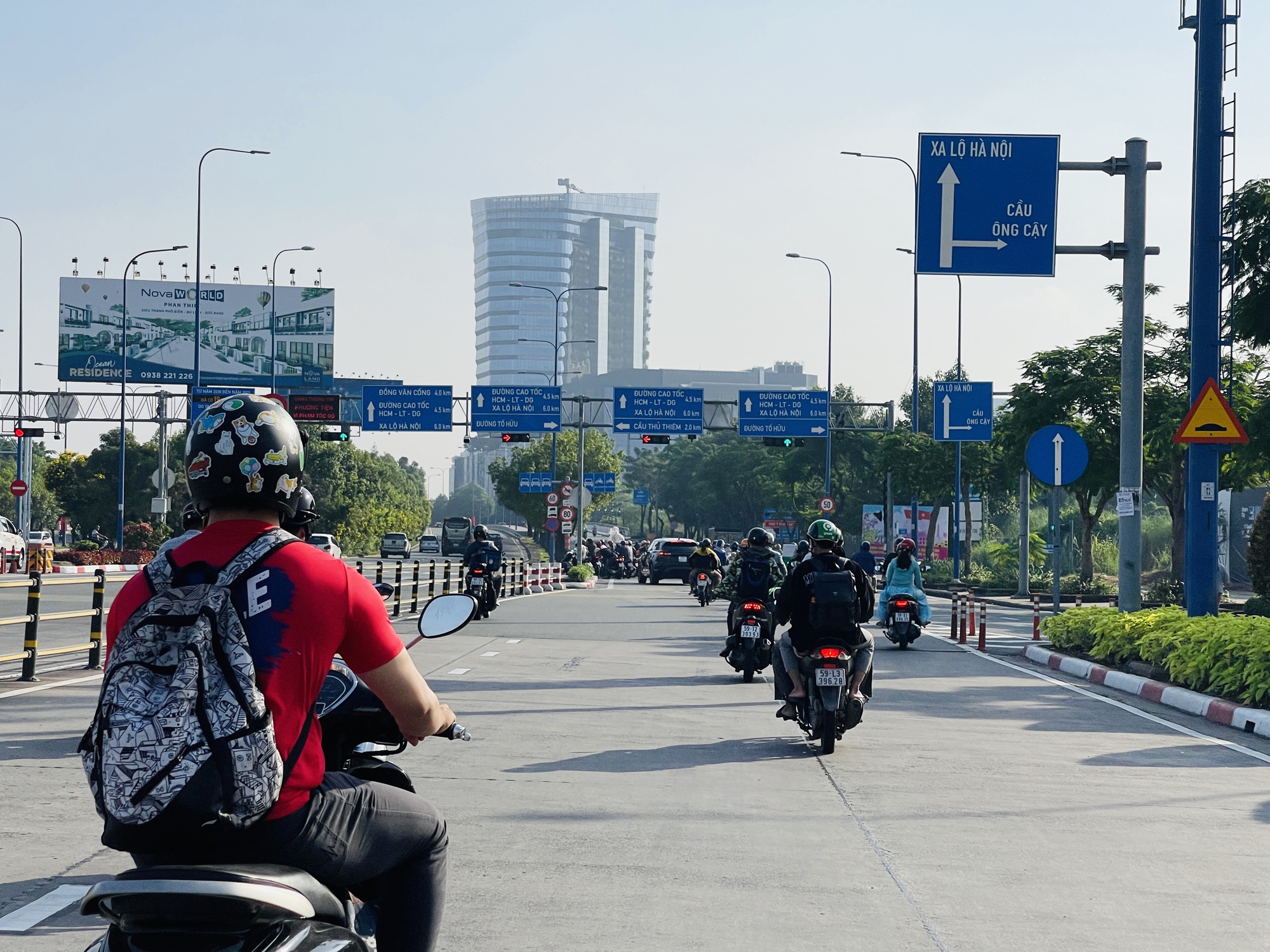Bất ngờ với đường s&aacute; TP HCM ng&agrave;y cận Tết - Ảnh 3.