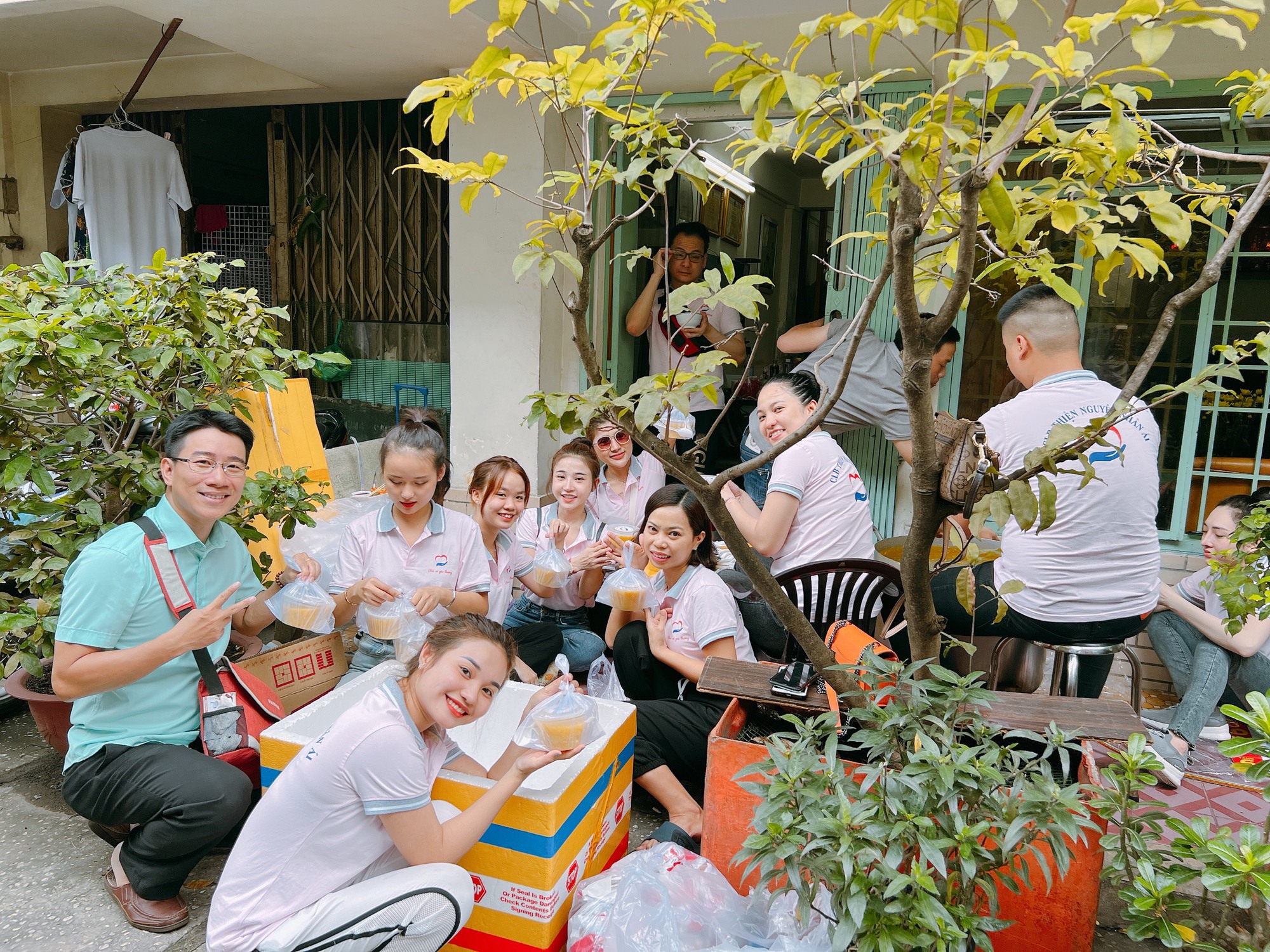 Mẫu ảnh Dương Huỳnh Như với tấm lòng nhân ái đáng ngưỡng mộ - Ảnh 1.