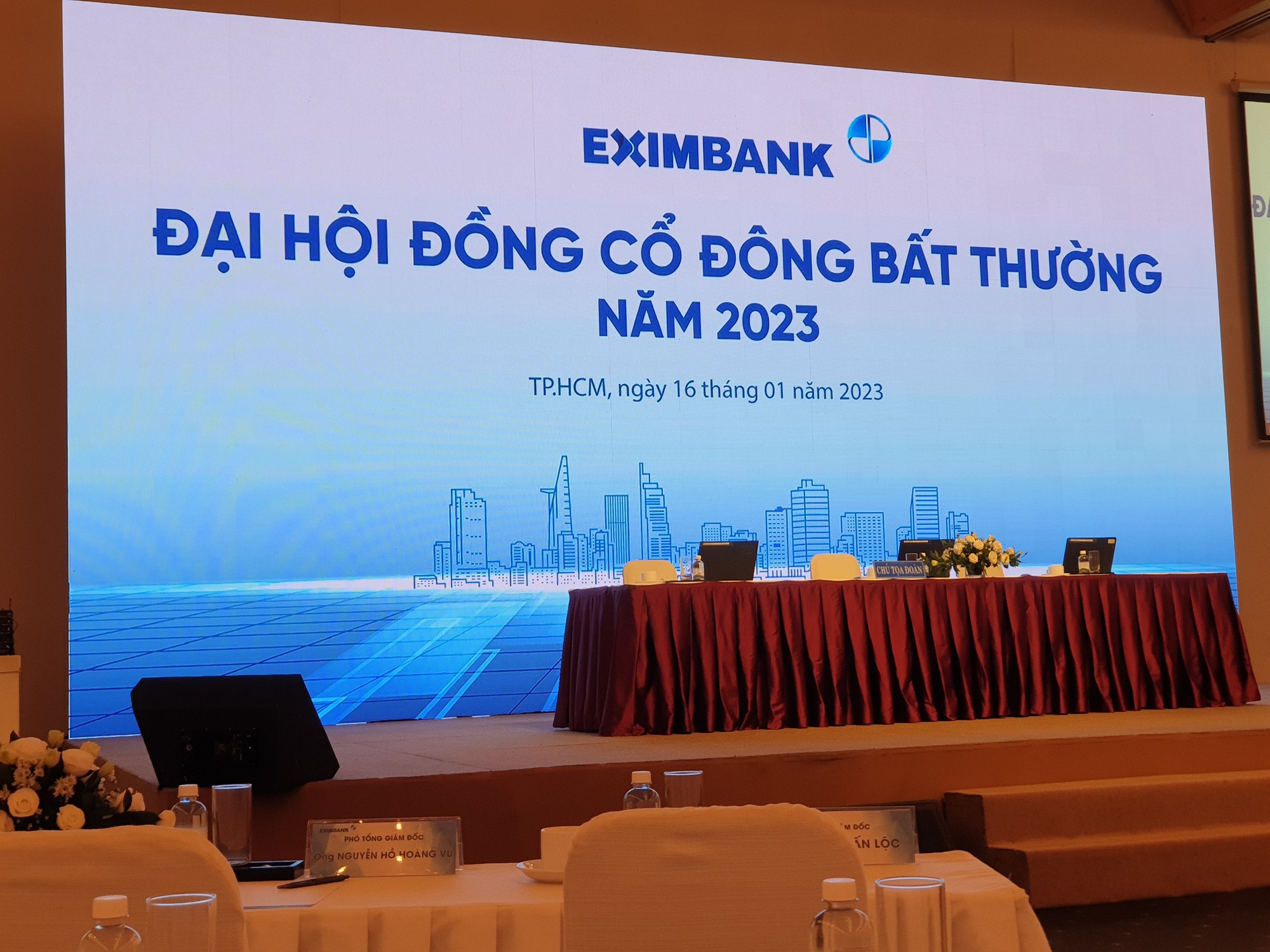 Eximbank không thể tiến hành đại hội cổ đông bất thường