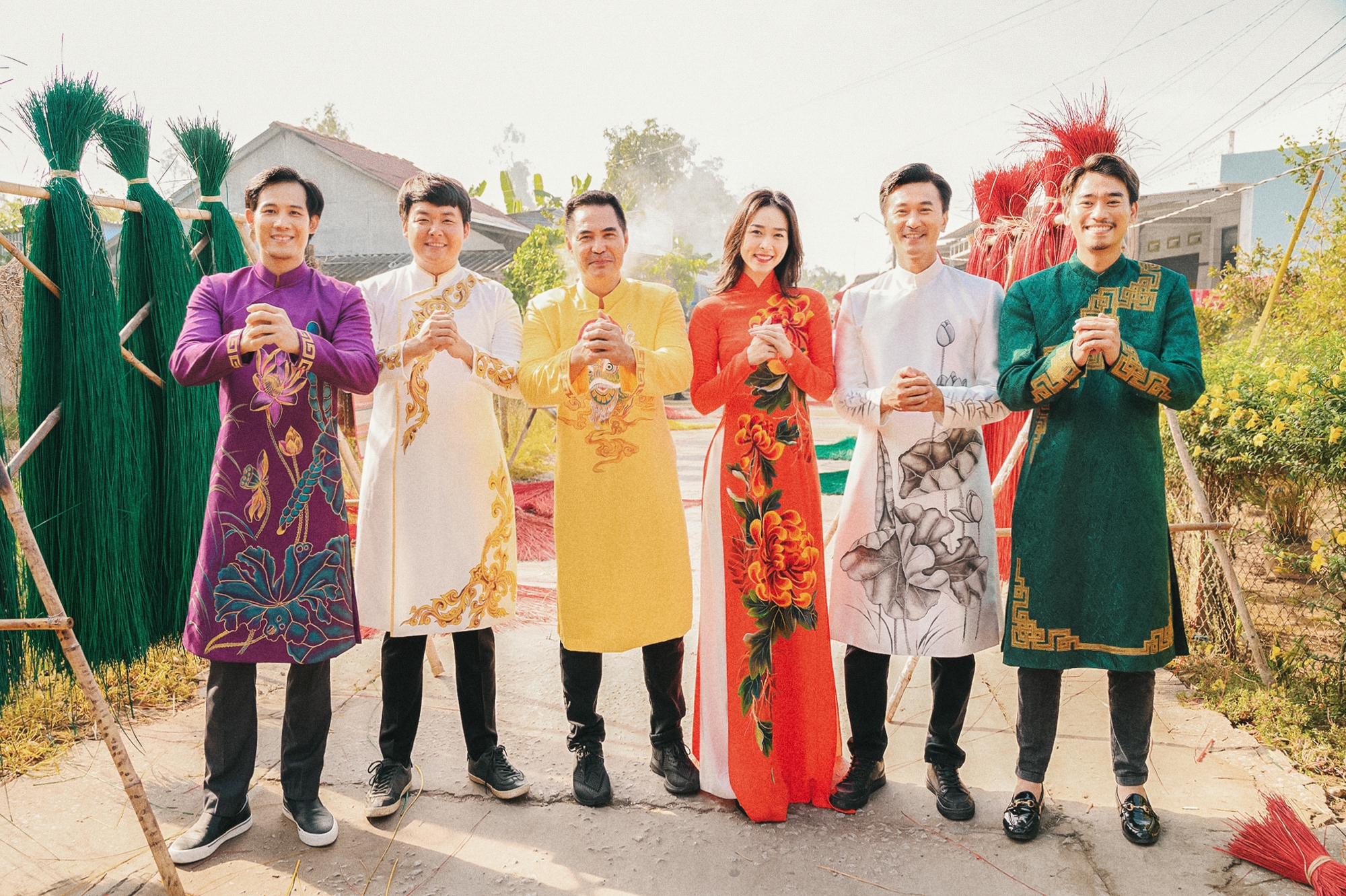 Dàn sao Việt rạng ngời với áo dài Tết - Ảnh 13.