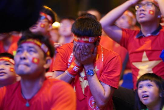 Cổ động viên tiếc nuối khi tuyển Việt Nam bỏ lỡ chức vô địch AFF Cup 2022 - Ảnh 5.