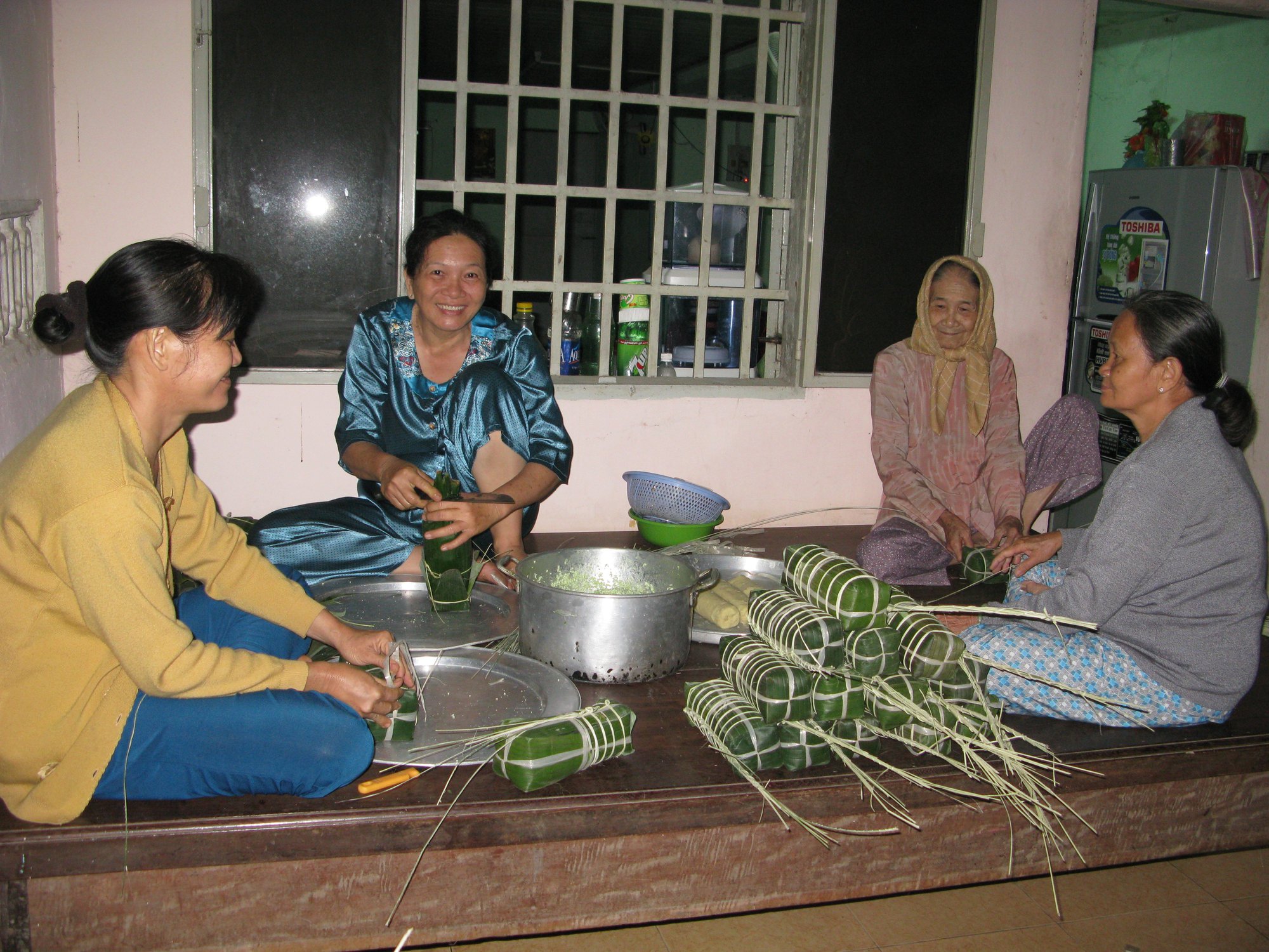 CUỘC THI VIẾT "HƯƠNG VỊ TẾT": Nhớ Tết xưa, tấm lòng thơm thảo của Nội