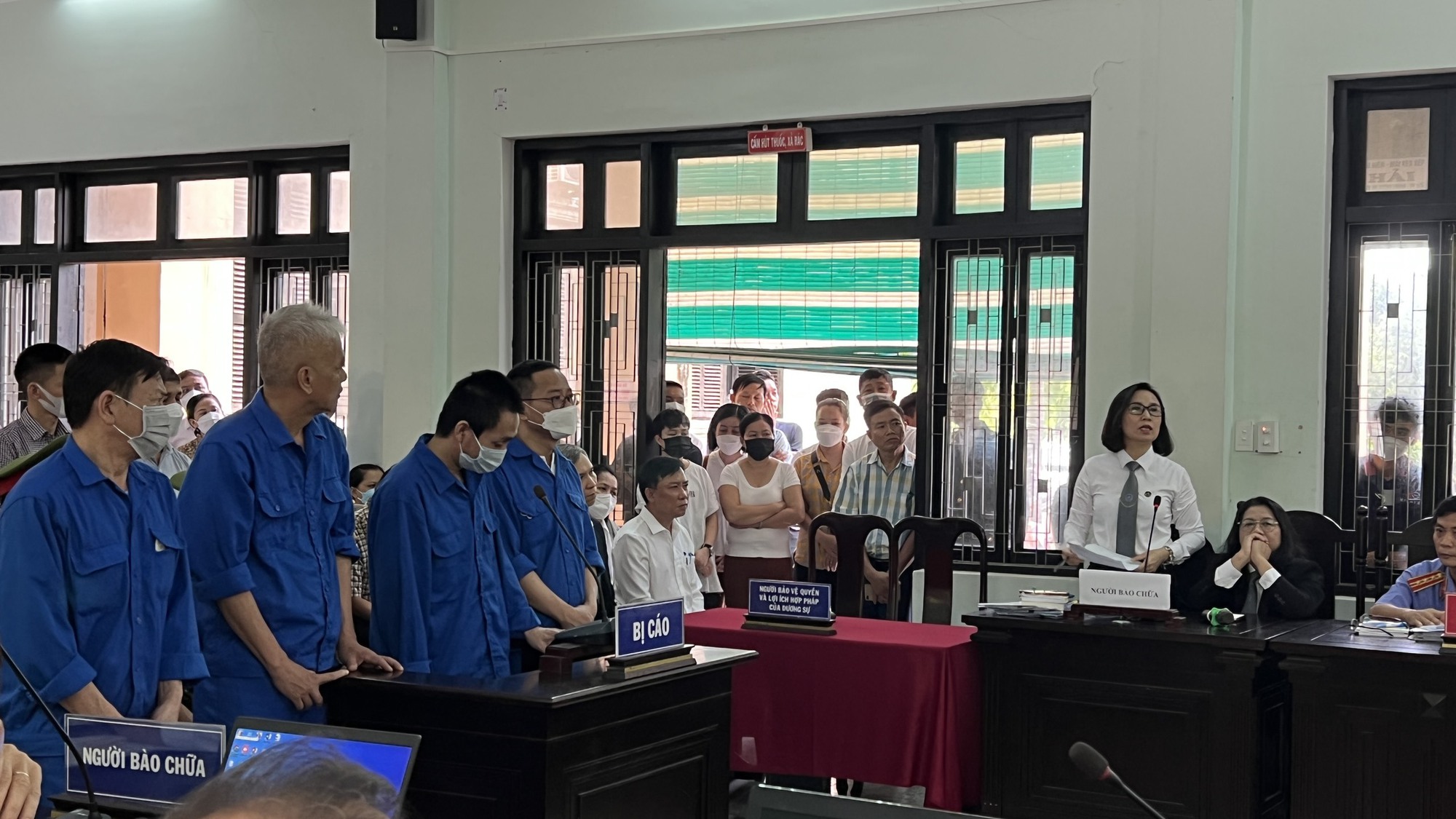 Nguyên "bộ sậu" sân bay Phú Bài lãnh án về tội nhận hối lộ của hãng taxi