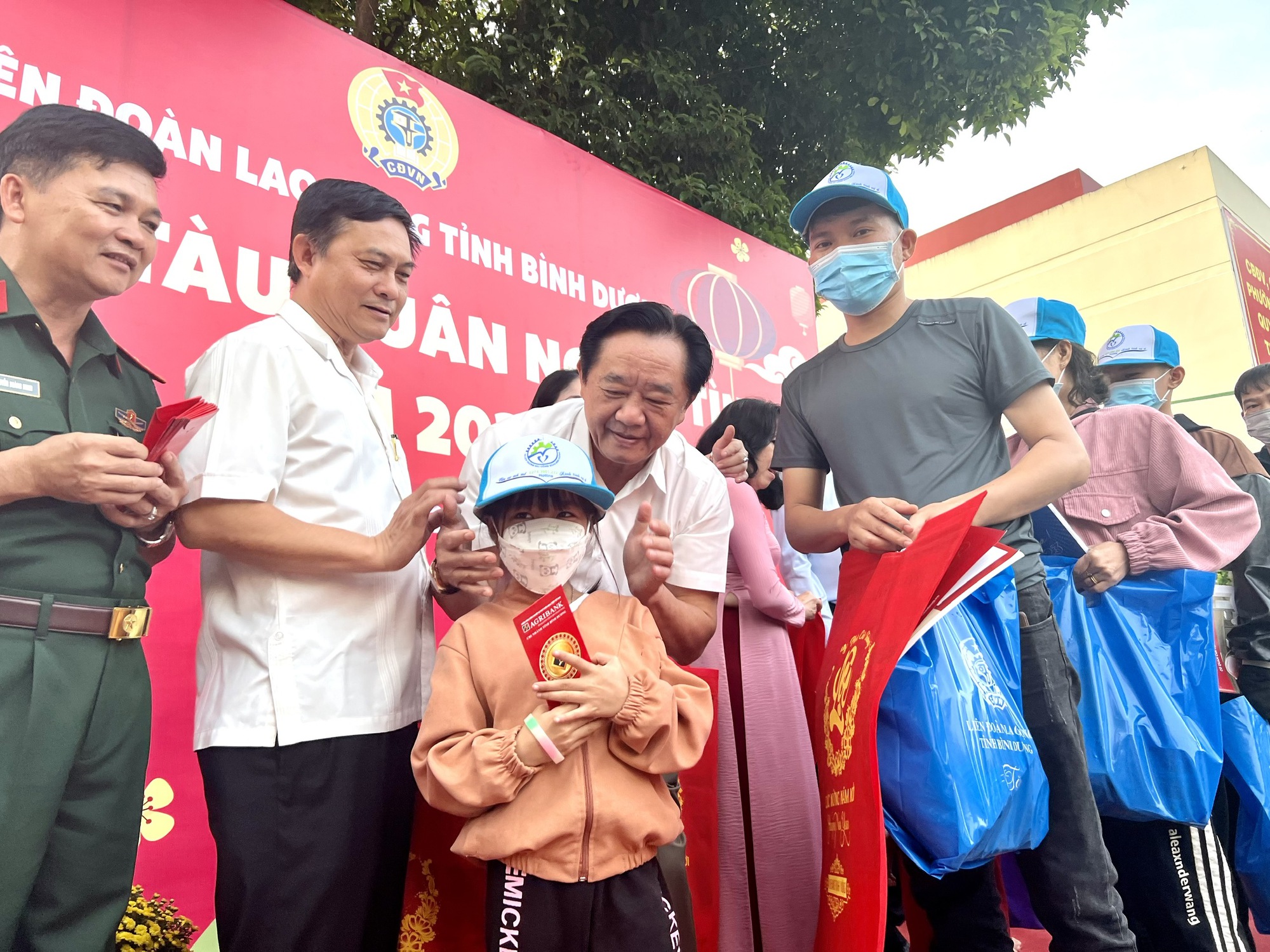 (XUAN ONLINE- CTXH) Trọn vẹn một chuyến về quê - Ảnh 4.