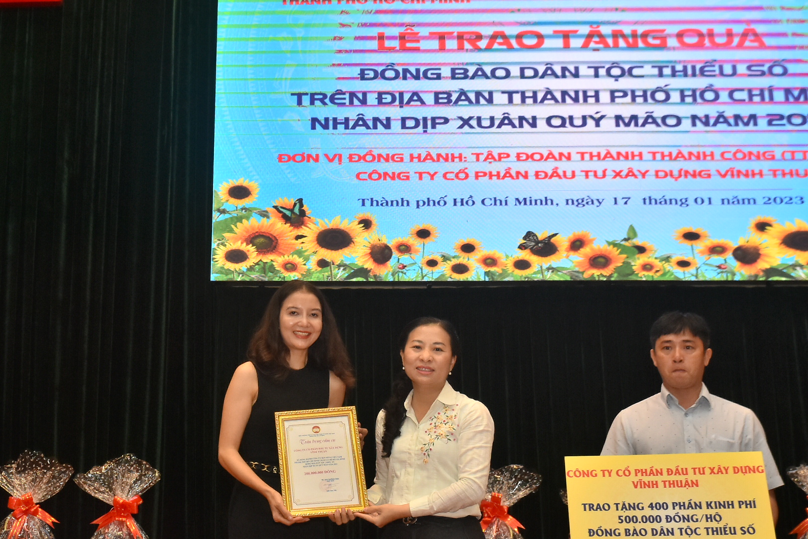 Trao 400 suất quà tết cho đồng bào dân tộc thiểu số của TP HCM - Ảnh 6.