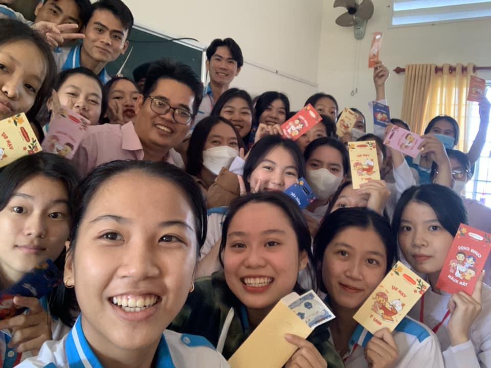 Nam gi&aacute;o vi&ecirc;n đang g&acirc;y b&atilde;o mạng l&agrave; ai? - Ảnh 3.