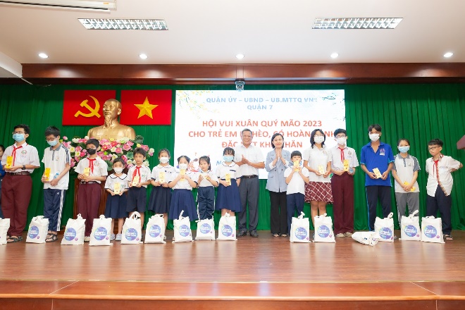 Unilever Việt Nam v&agrave; c&aacute;c nh&atilde;n h&agrave;ng đồng loạt triển khai &ldquo;V&igrave; một m&ugrave;a Tết y&ecirc;u thương&rdquo; - Ảnh 1.