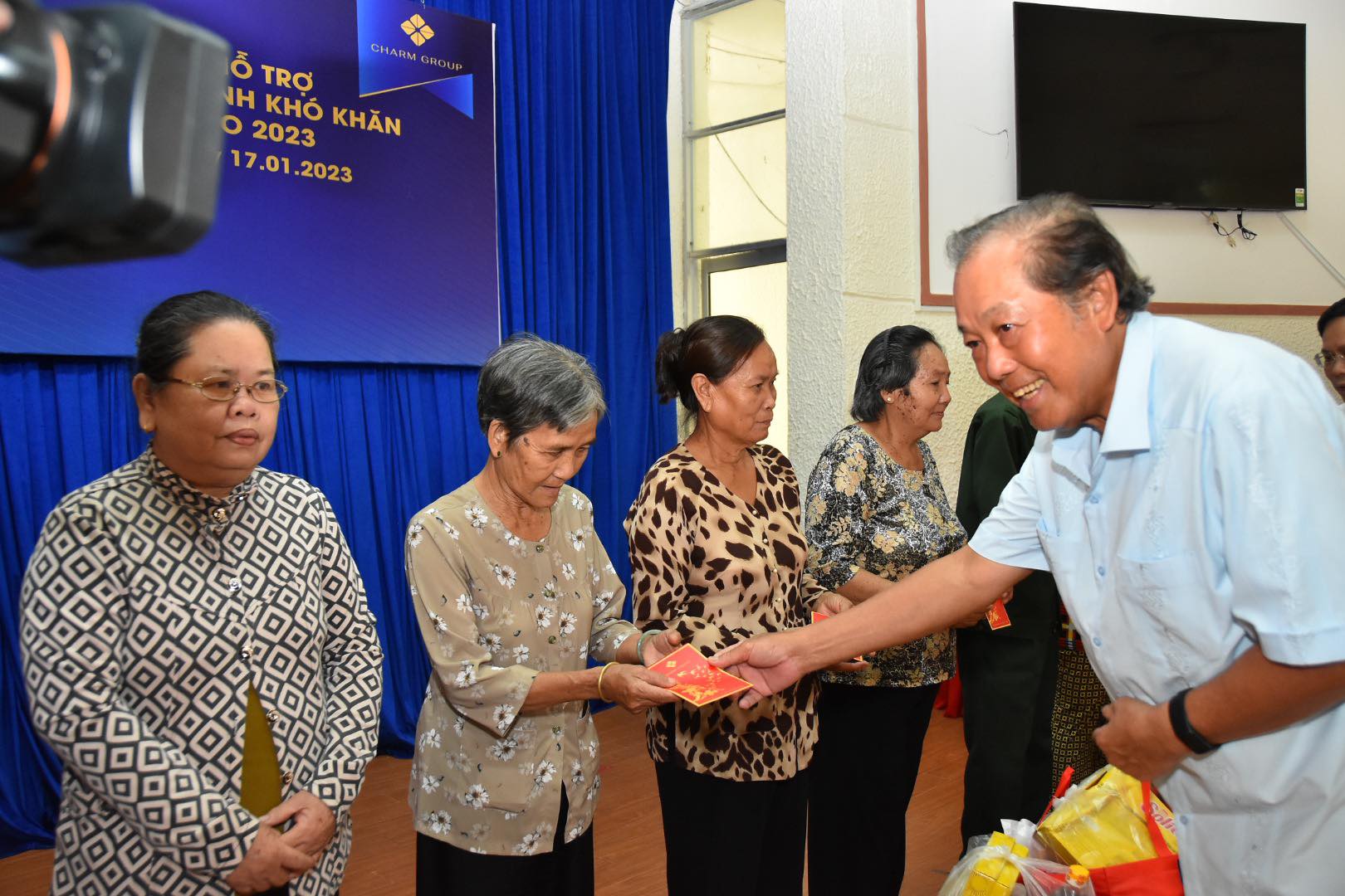 Vậy là mẹ con tôi có Tết rồi! - Ảnh 1.