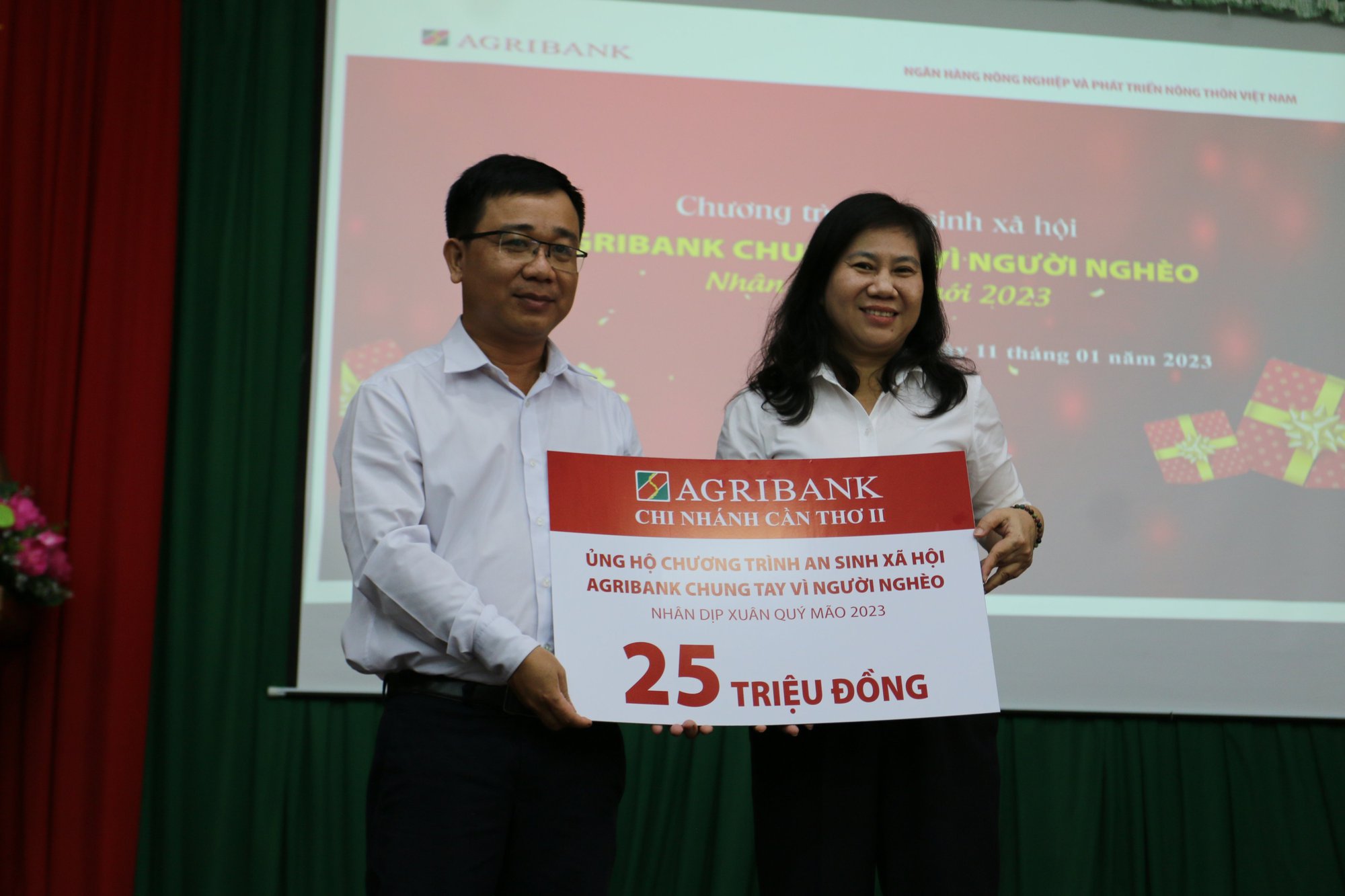 Agribank Chi nh&aacute;nh Cần Thơ II vui Tết c&ugrave;ng b&agrave; con ngh&egrave;o - Ảnh 4.