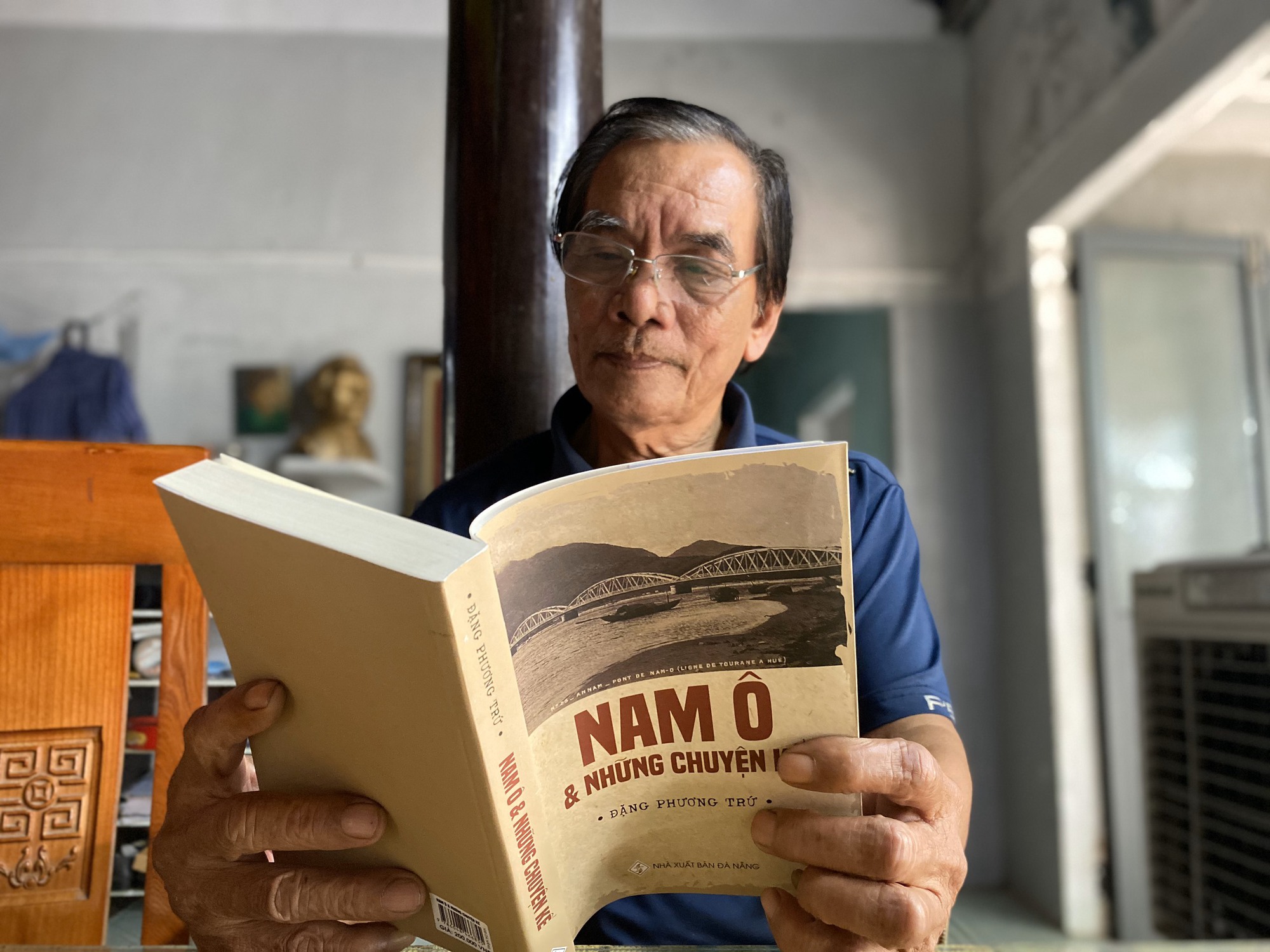 Chuyện lão ngư chuyên viết sử về làng