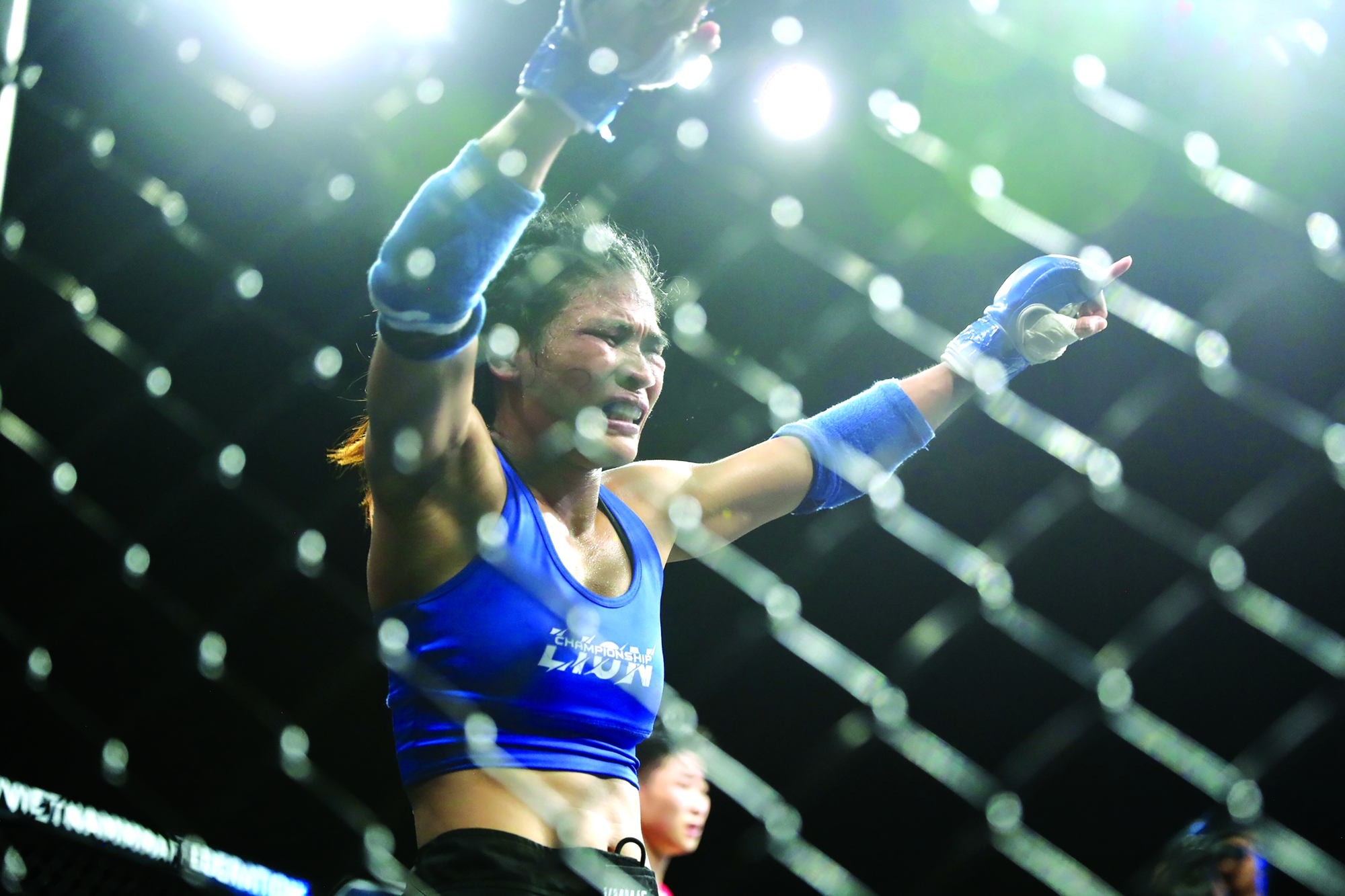 &ldquo;Nữ ho&agrave;ng Muay Th&aacute;i&rdquo; chinh phục MMA - Ảnh 1.