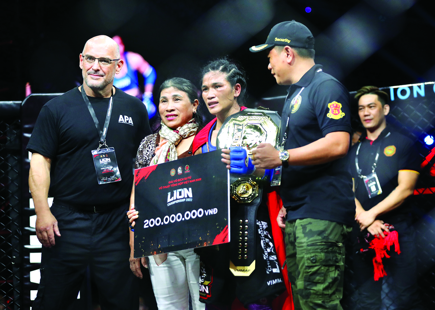 “Nữ hoàng Muay Thái” chinh phục MMA