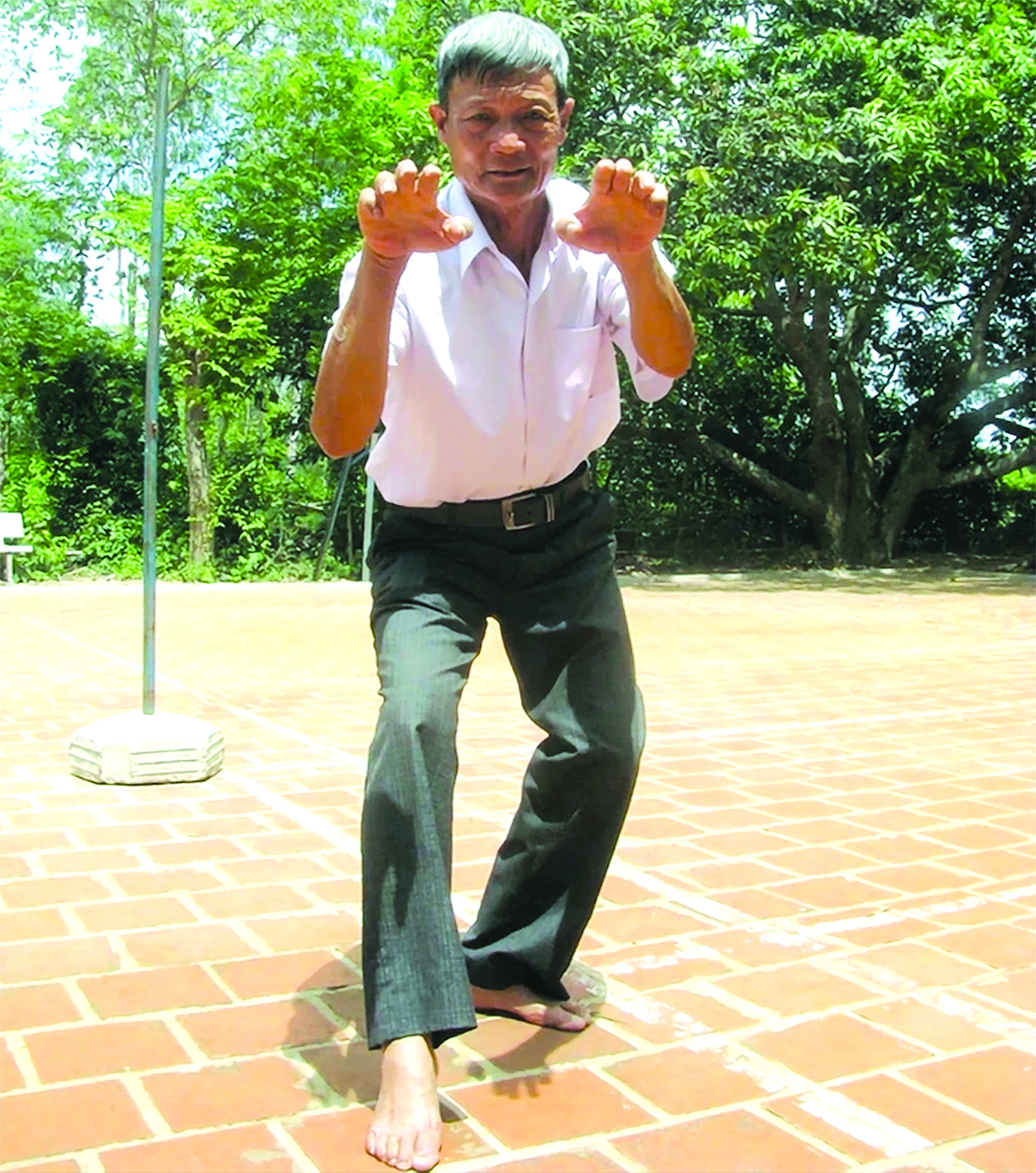Tuyệt chiêu “Miêu tẩy diện” - Ảnh 1.