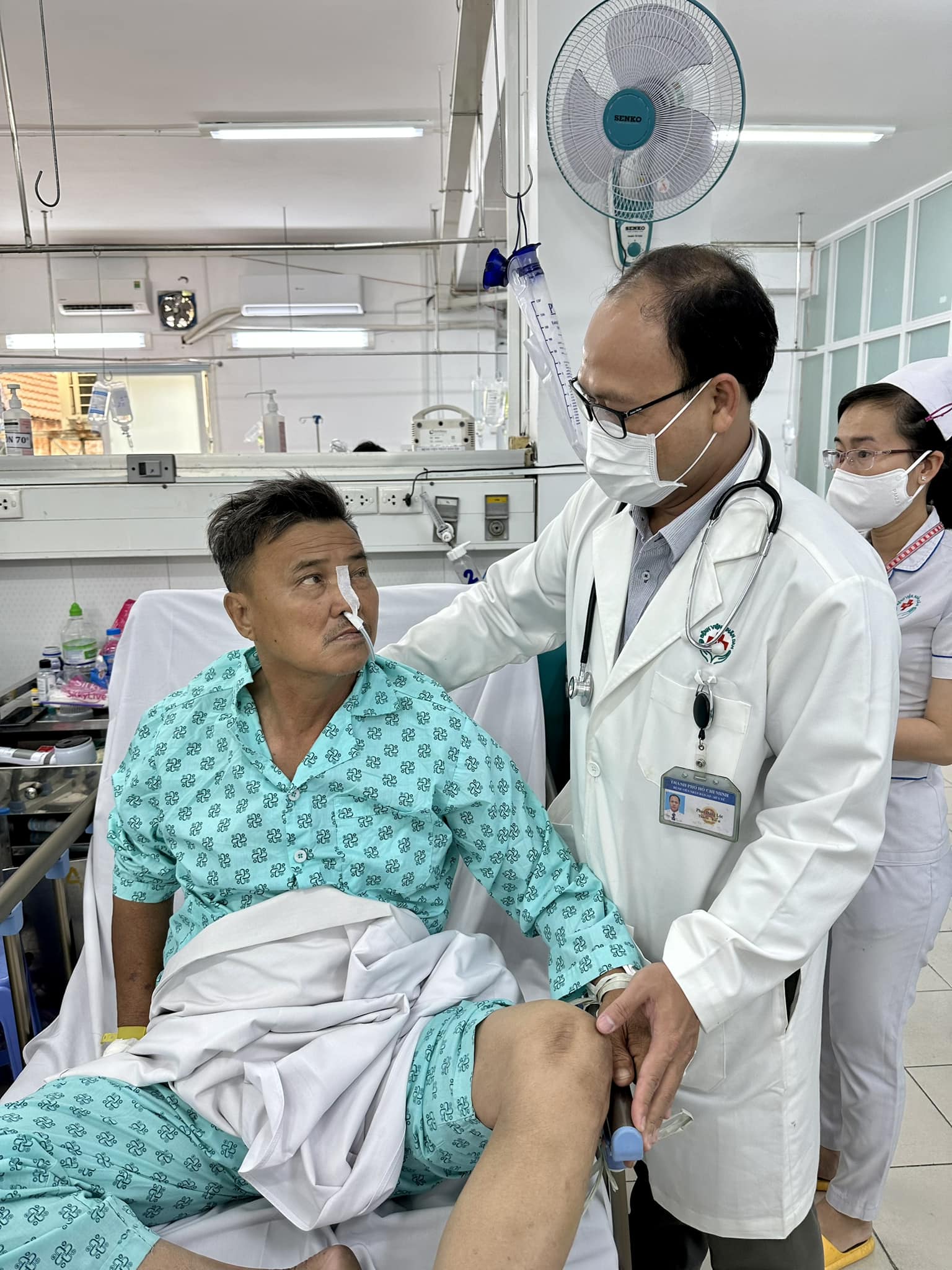 TP HCM: Tìm người thân của 1 người đàn ông bị đột quỵ khi Tết cận kề