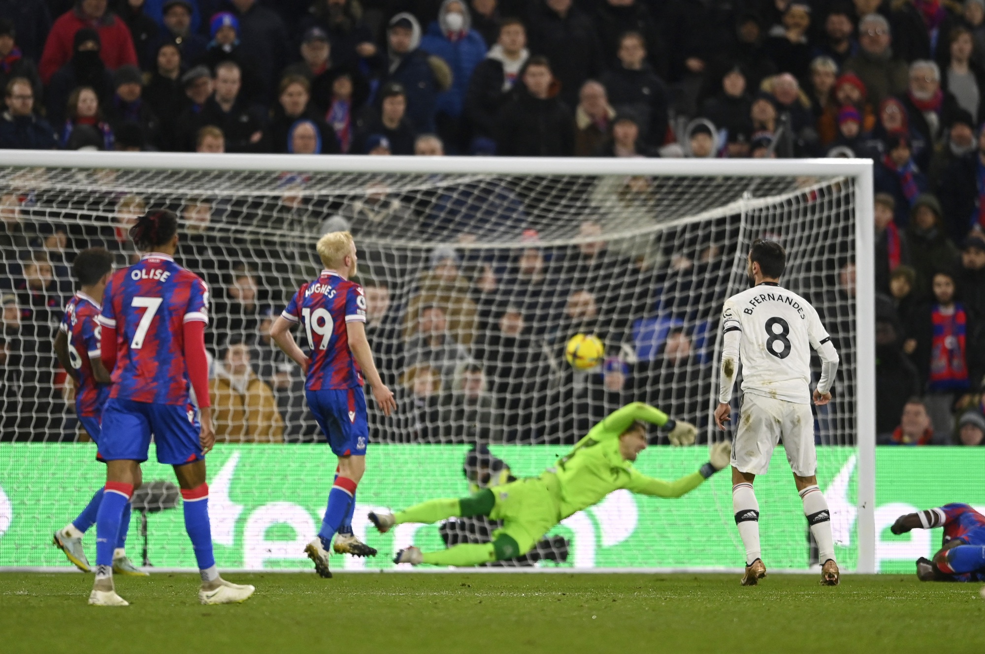 Đứt mạch 9 trận thắng, Man United vuột ng&ocirc;i nh&igrave; bảng Ngoại hạng Anh - Ảnh 4.