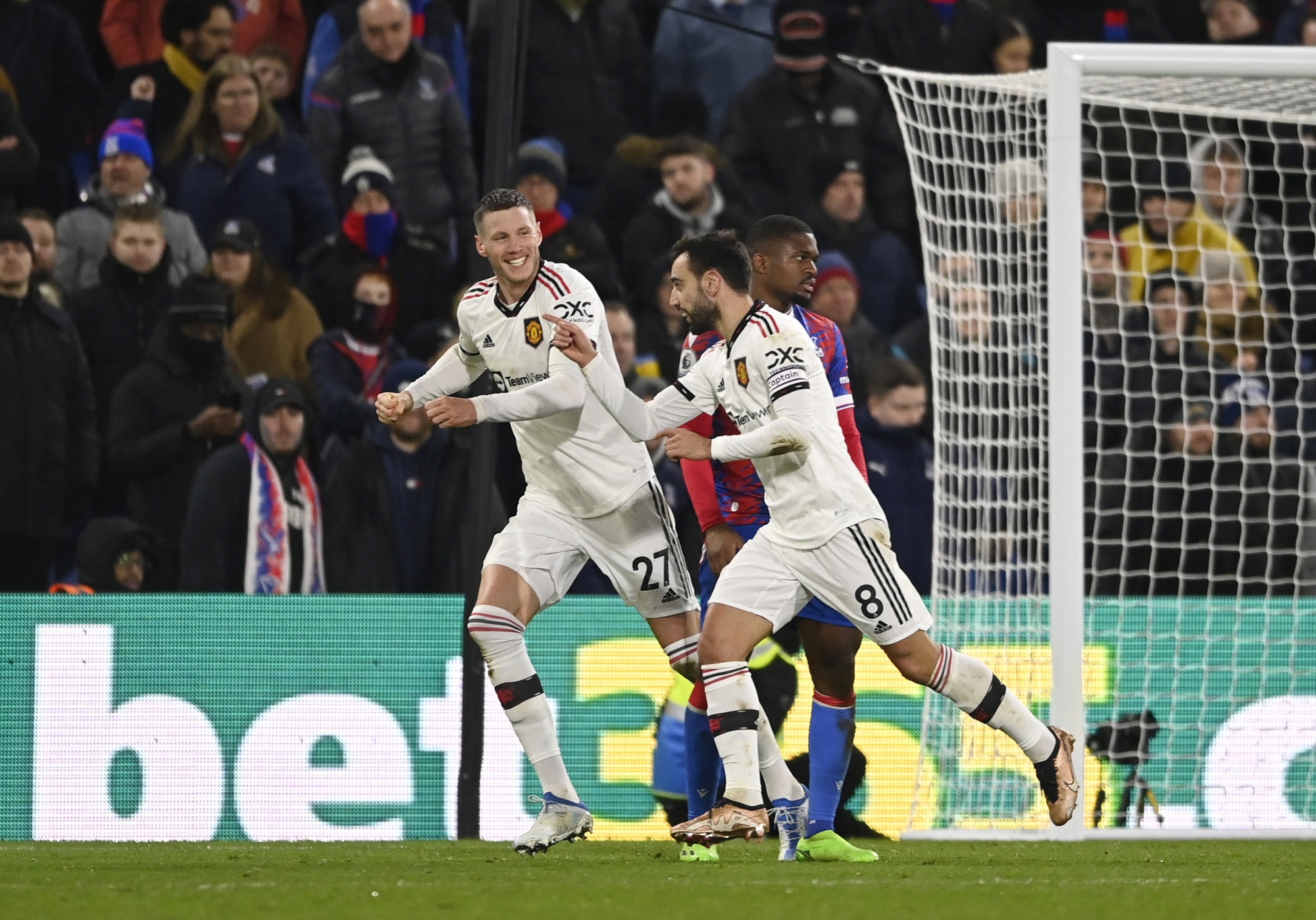 Đứt mạch 9 trận thắng, Man United vuột ng&ocirc;i nh&igrave; bảng Ngoại hạng Anh - Ảnh 5.