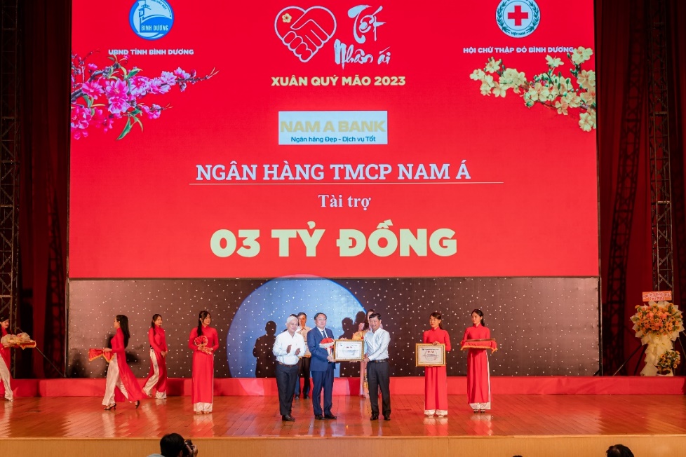 Mang Tết hạnh ph&uacute;c, nh&acirc;n &aacute;i đến những người c&oacute; ho&agrave;n cảnh kh&oacute; khăn - Ảnh 3.