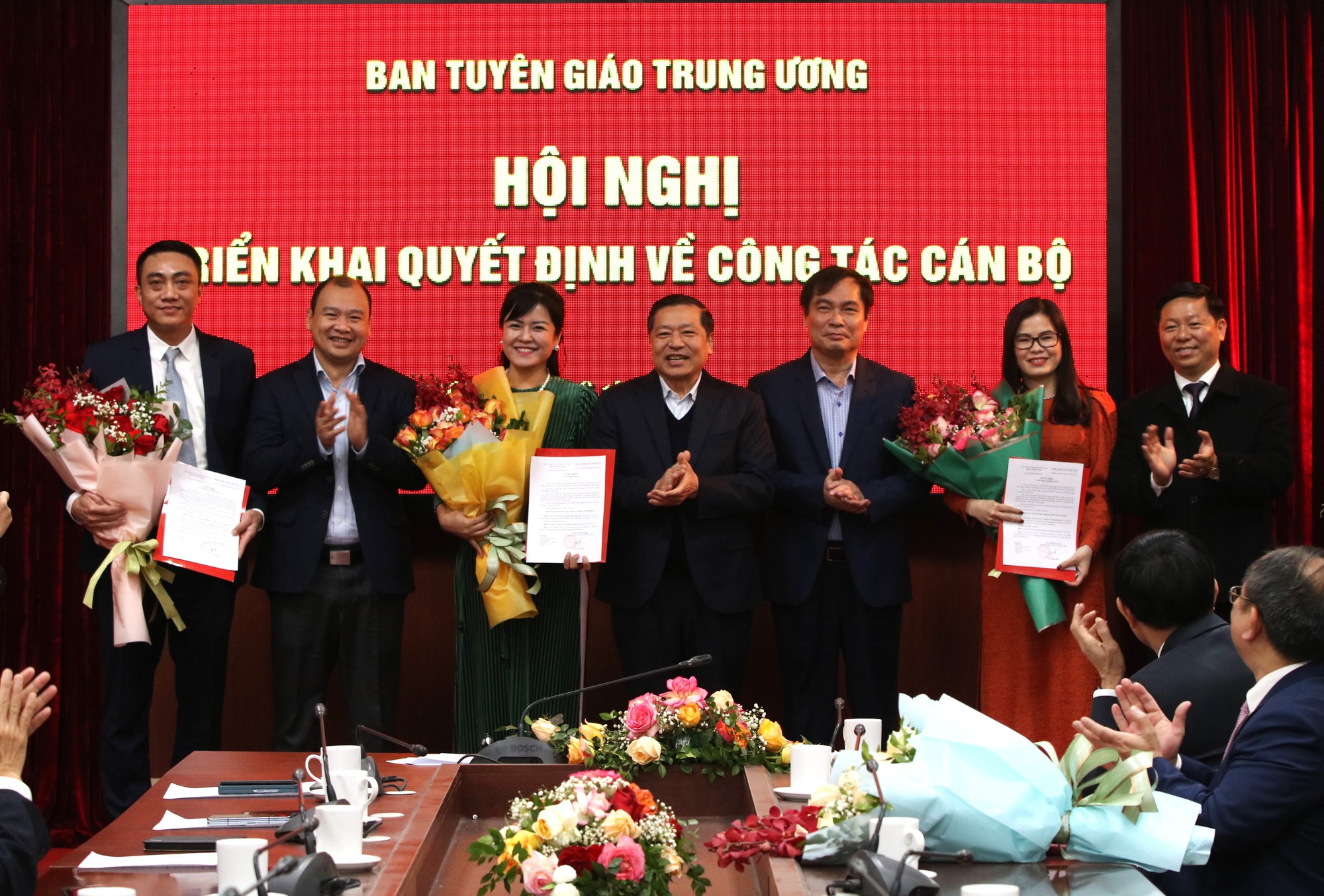 Công bố quyết định về công tác cán bộ tại Ban Tuyên giáo Trung ương