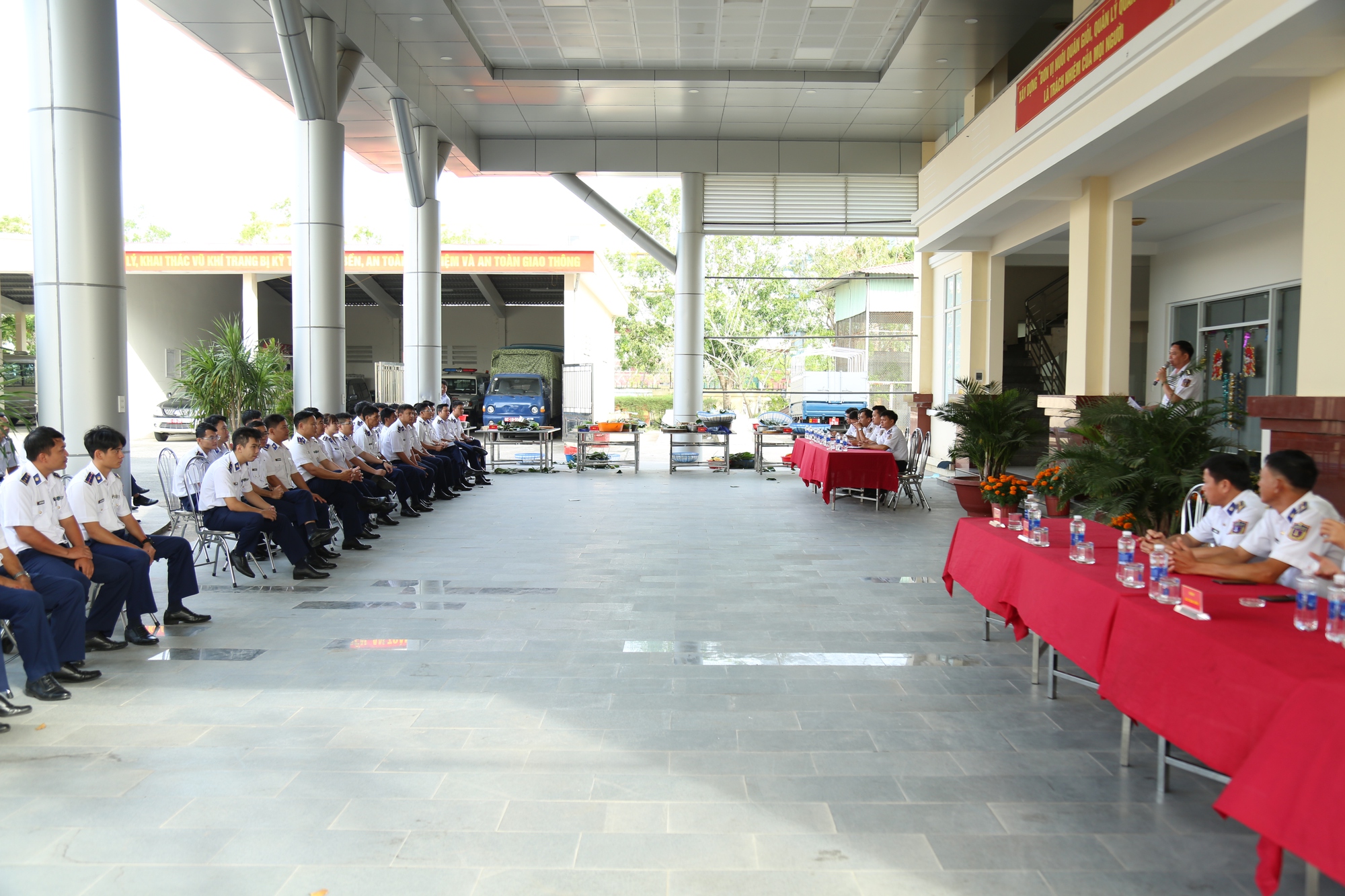 Cảnh sát biển ở Phú Quốc tranh tài gói bánh chưng xanh - Ảnh 4.