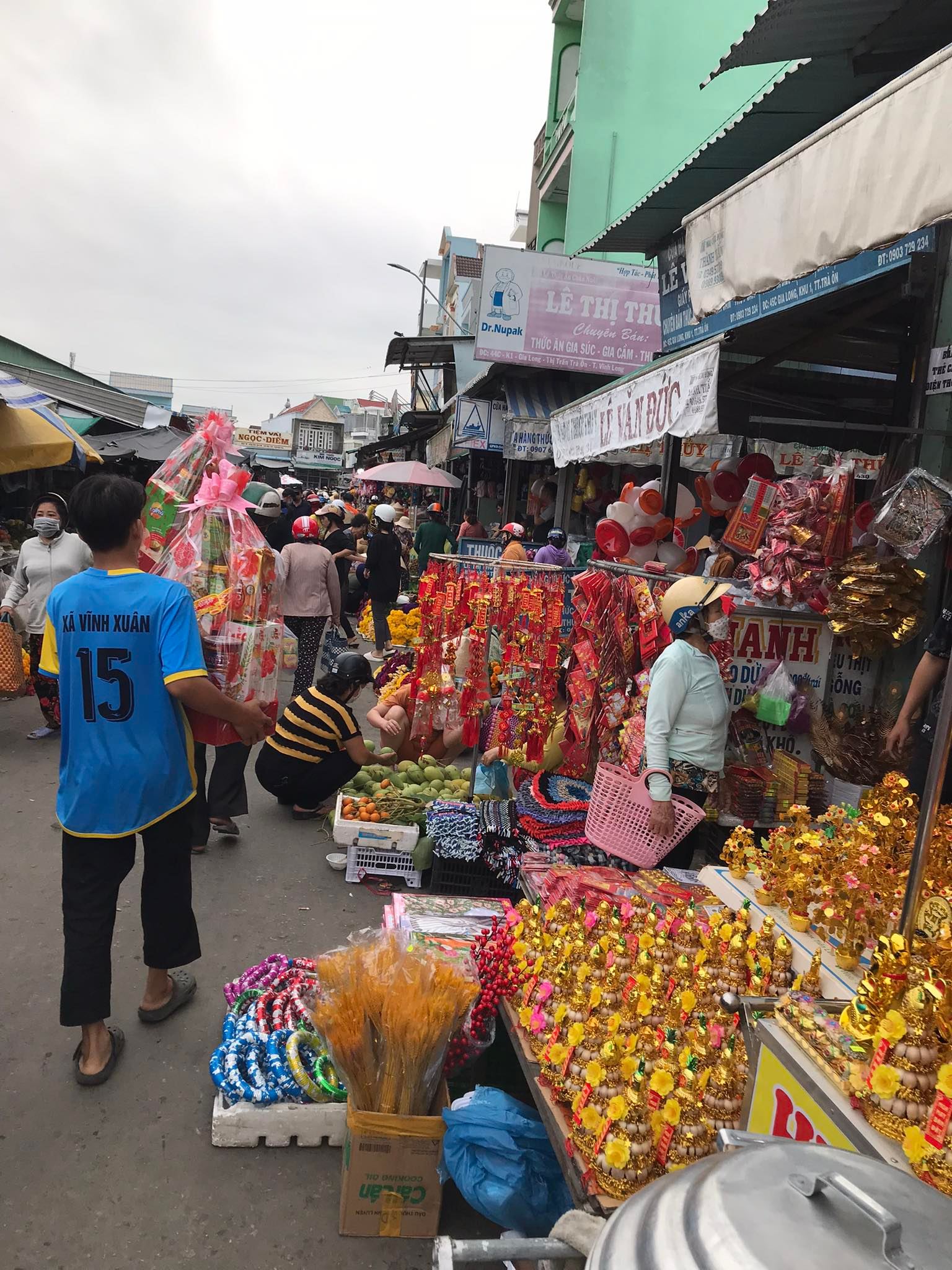 Chợ quê tấp nập ngày cuối năm - Ảnh 17.
